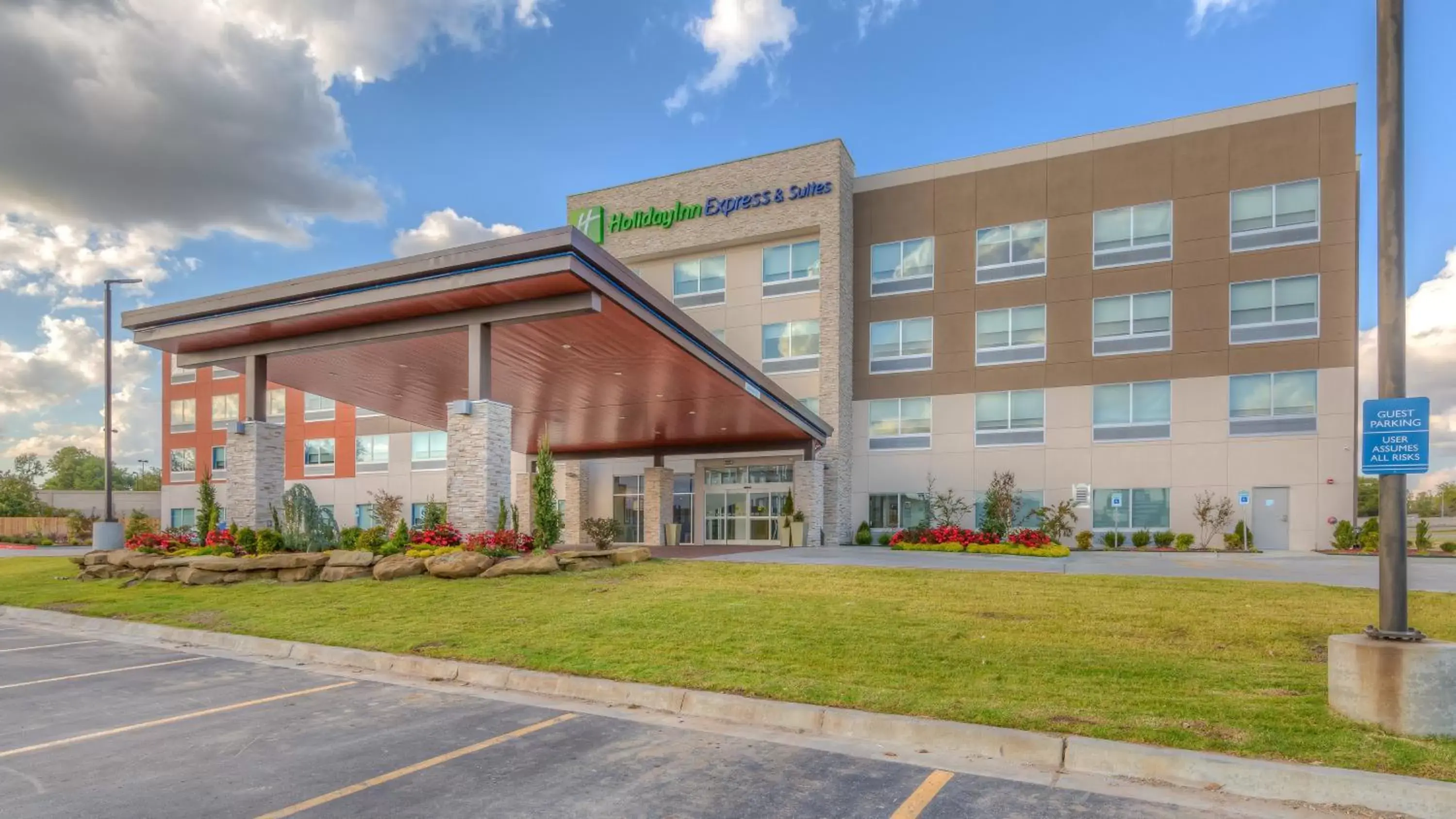 Holiday Inn Express & Suites Tulsa Midtown by IHG Holiday Inn Express & Suites Tulsa Midtown by IHG