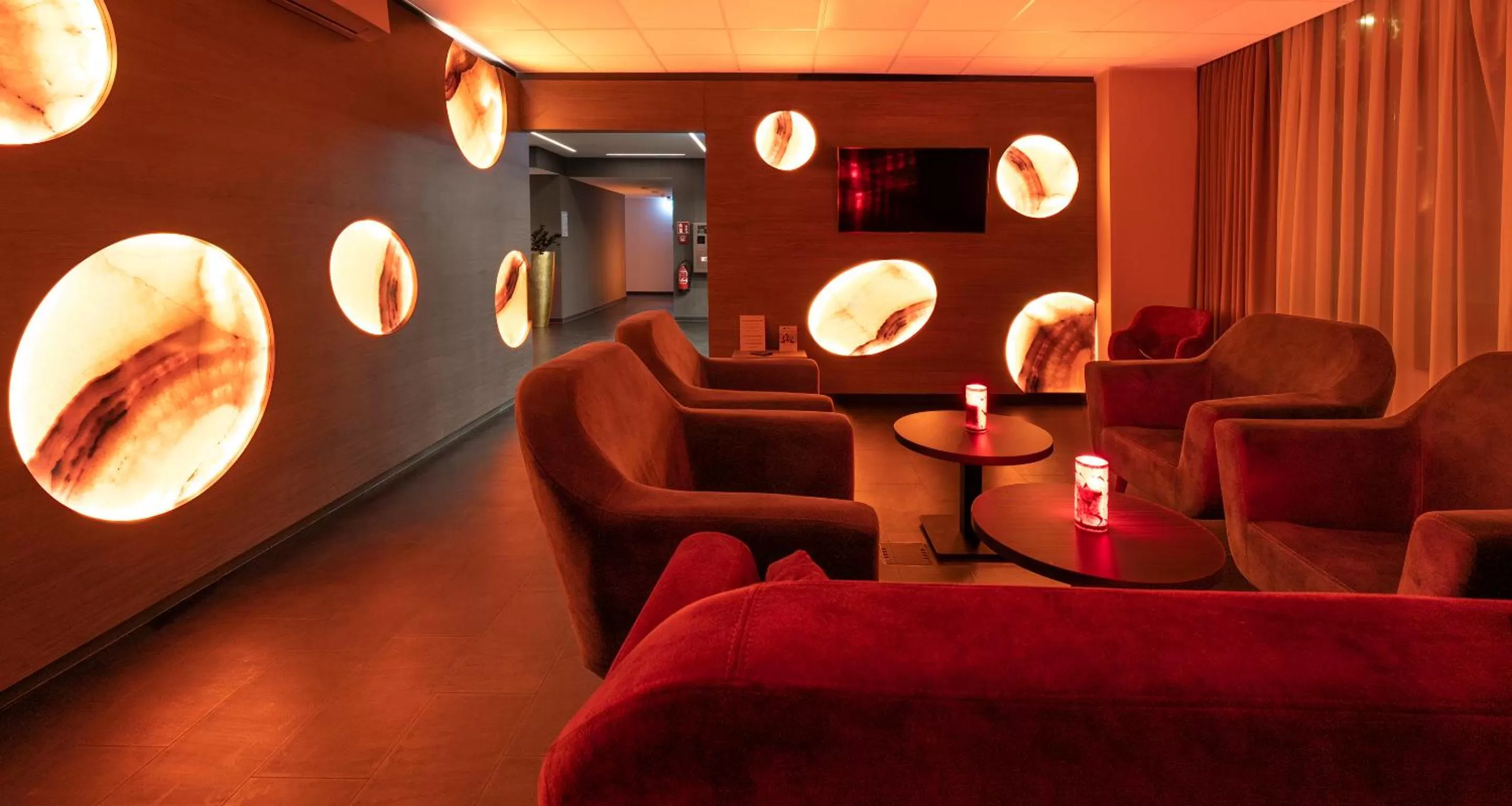 Communal lounge/ TV room in Best Western Plaza Hotel Mannheim