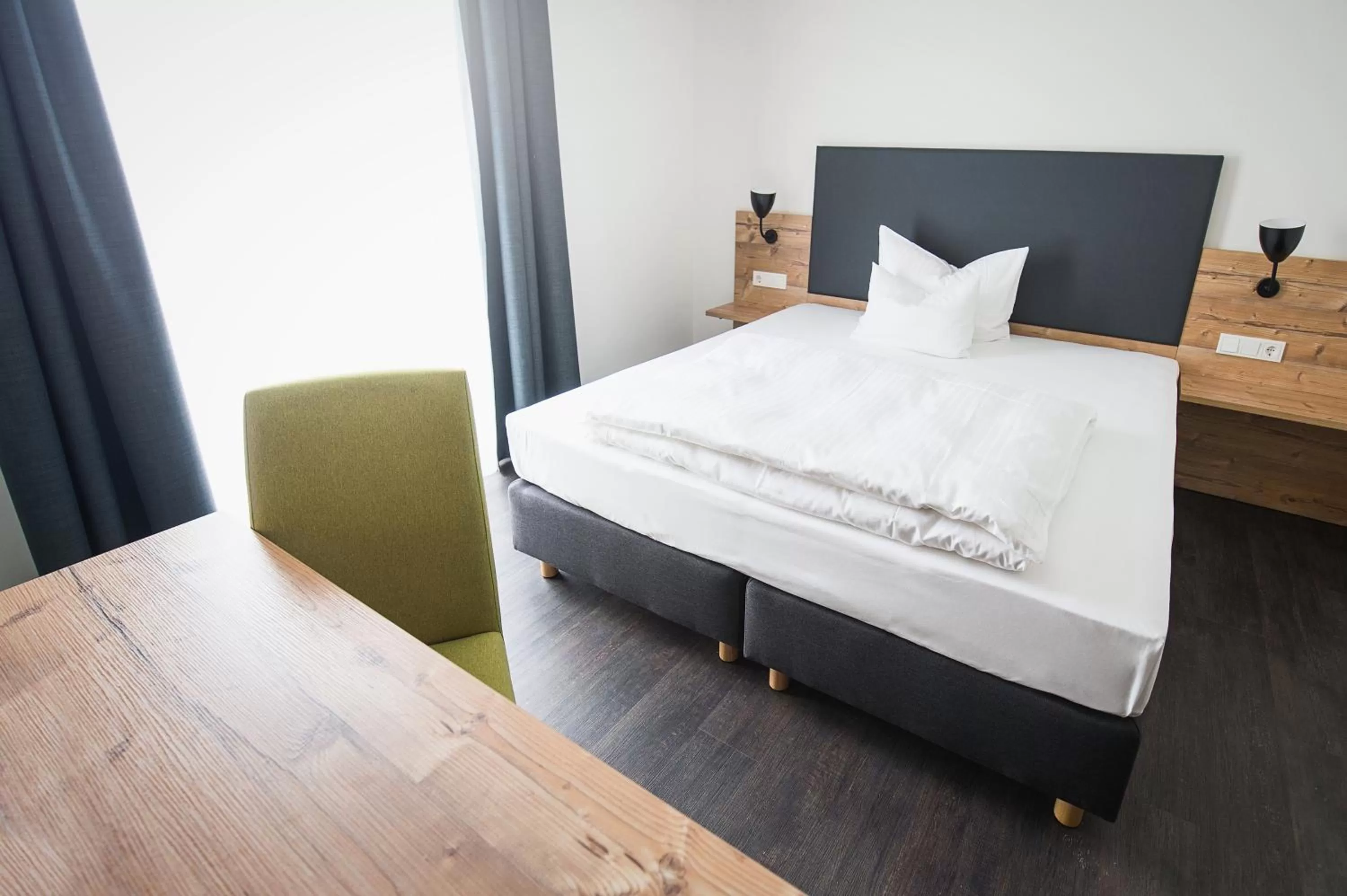 Photo of the whole room, Bed in Alb Inn - Hotel & Apartments