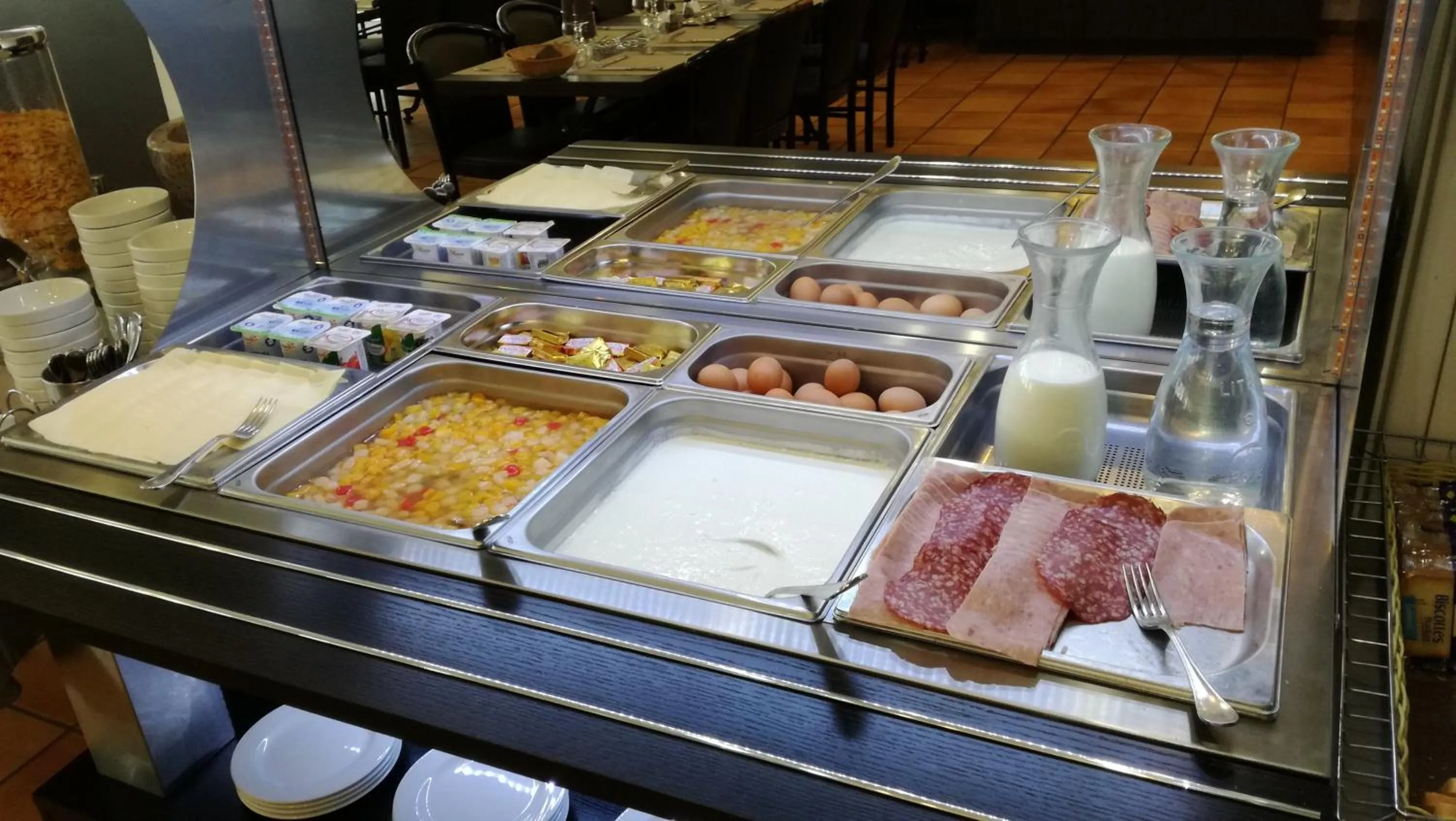 Continental breakfast in Adonis Lourdes - Notre Dame de la Sarte