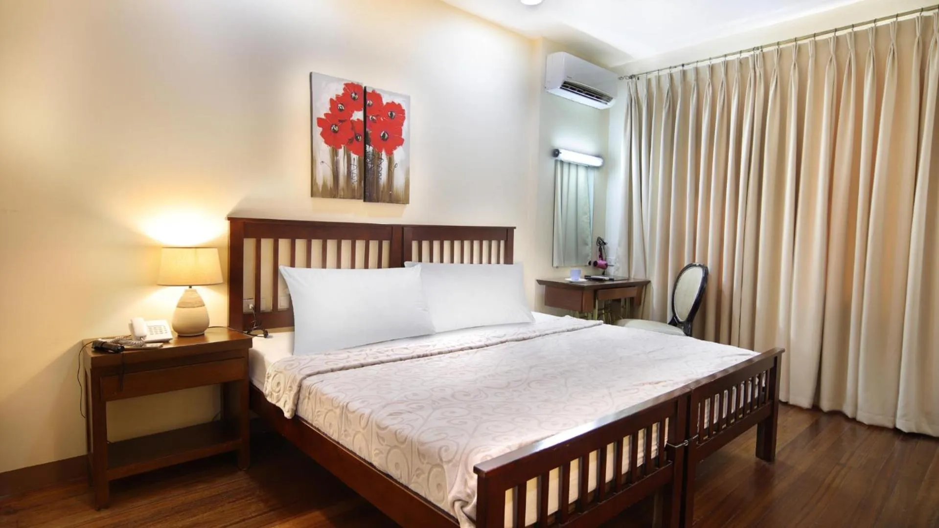 Bedroom, Bed in 1775 Adriatico Suites