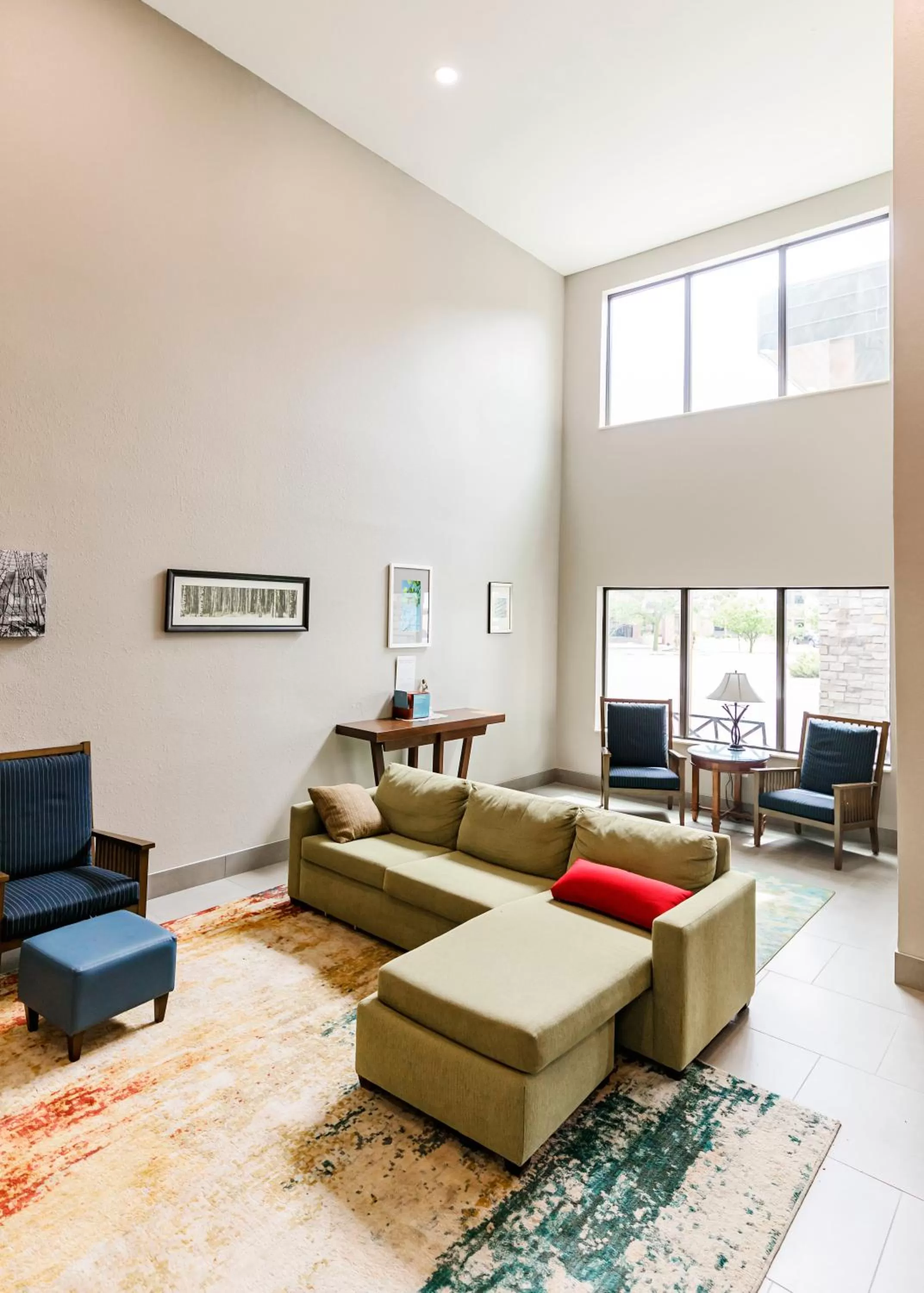 Seating area in Country Inn & Suites by Radisson, Appleton Airport - Fox River Mall Area