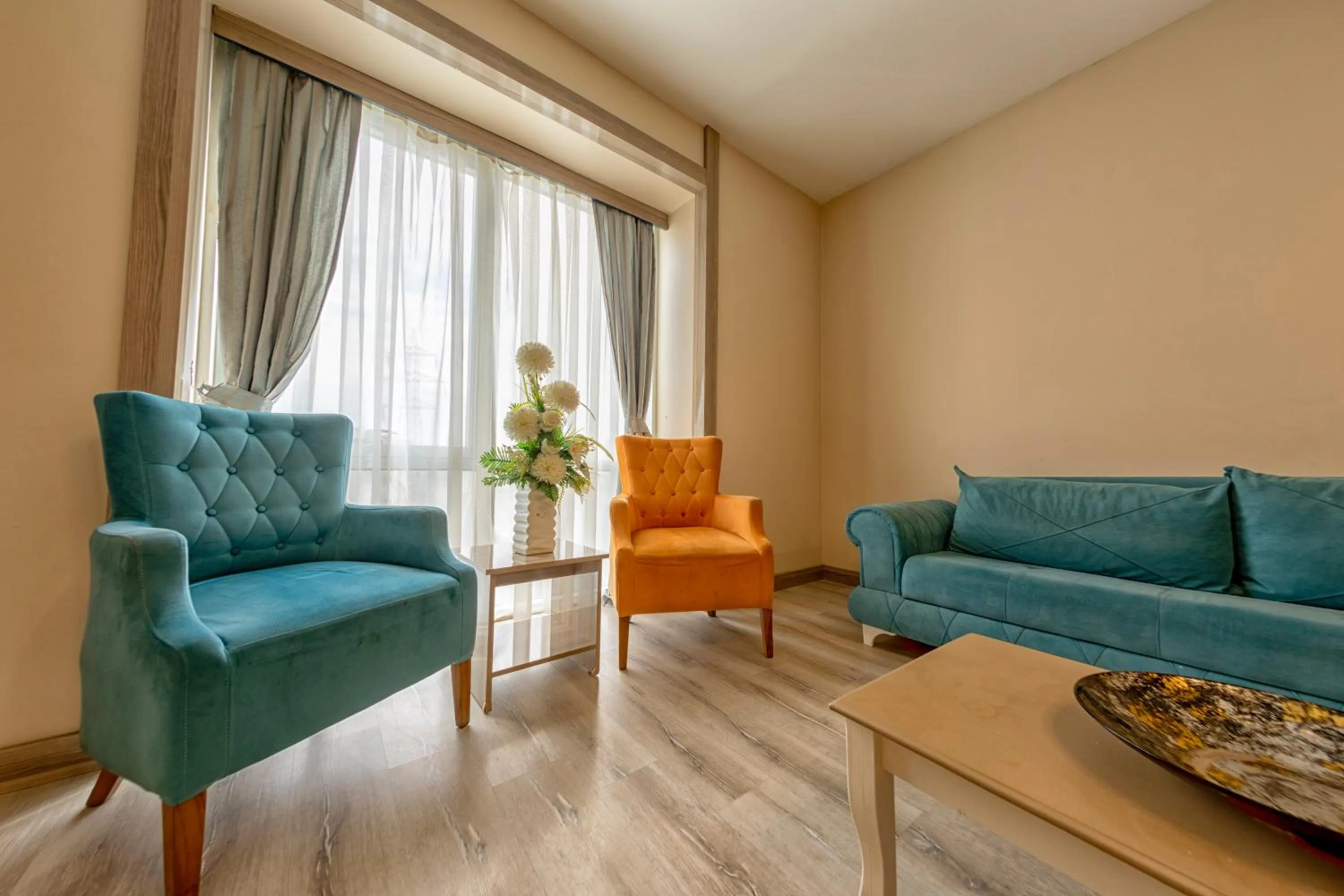 Living room in My House N5 Suites Hotel