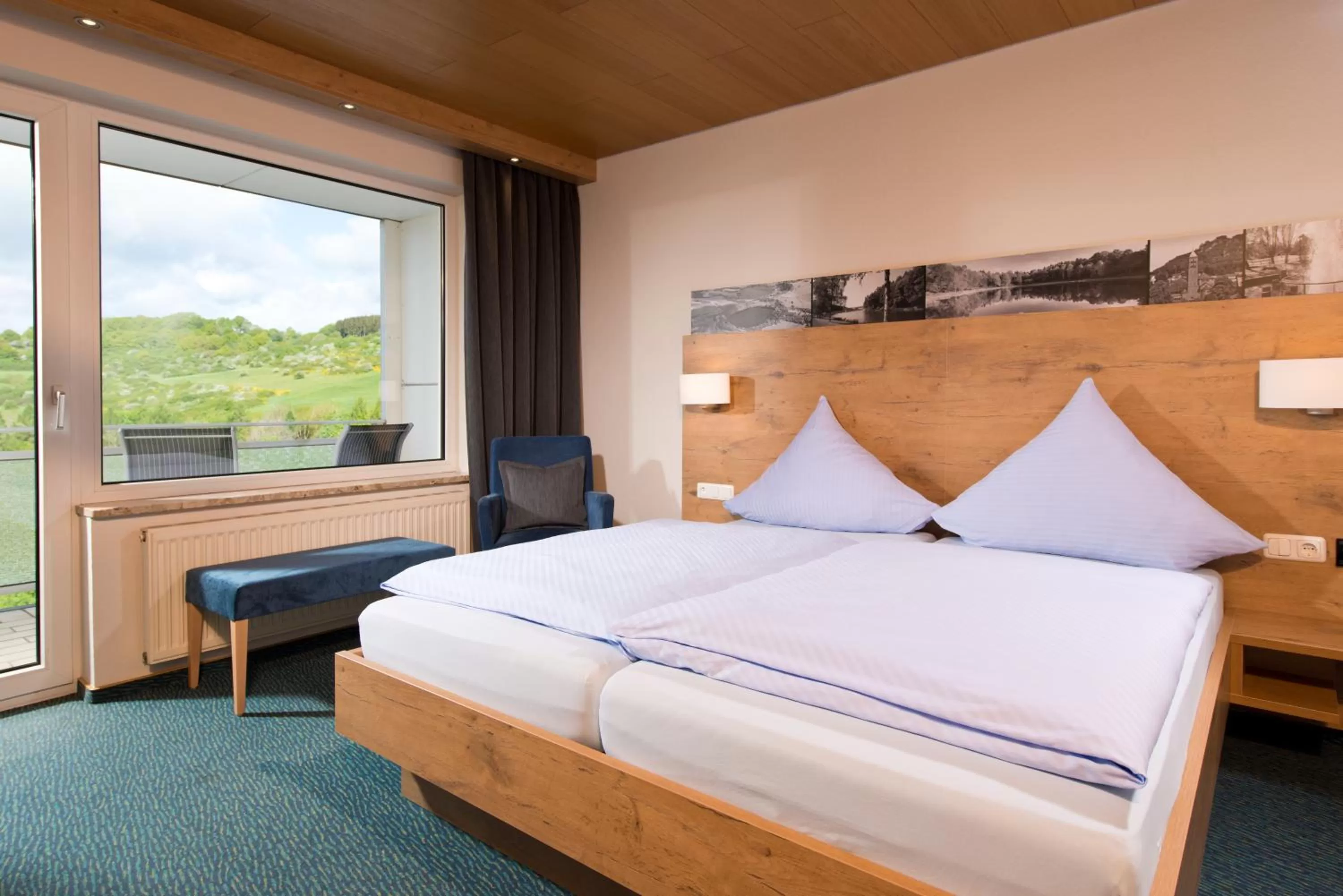 Photo of the whole room, Bed in Seehotel am Stausee 4 Sterne Superior