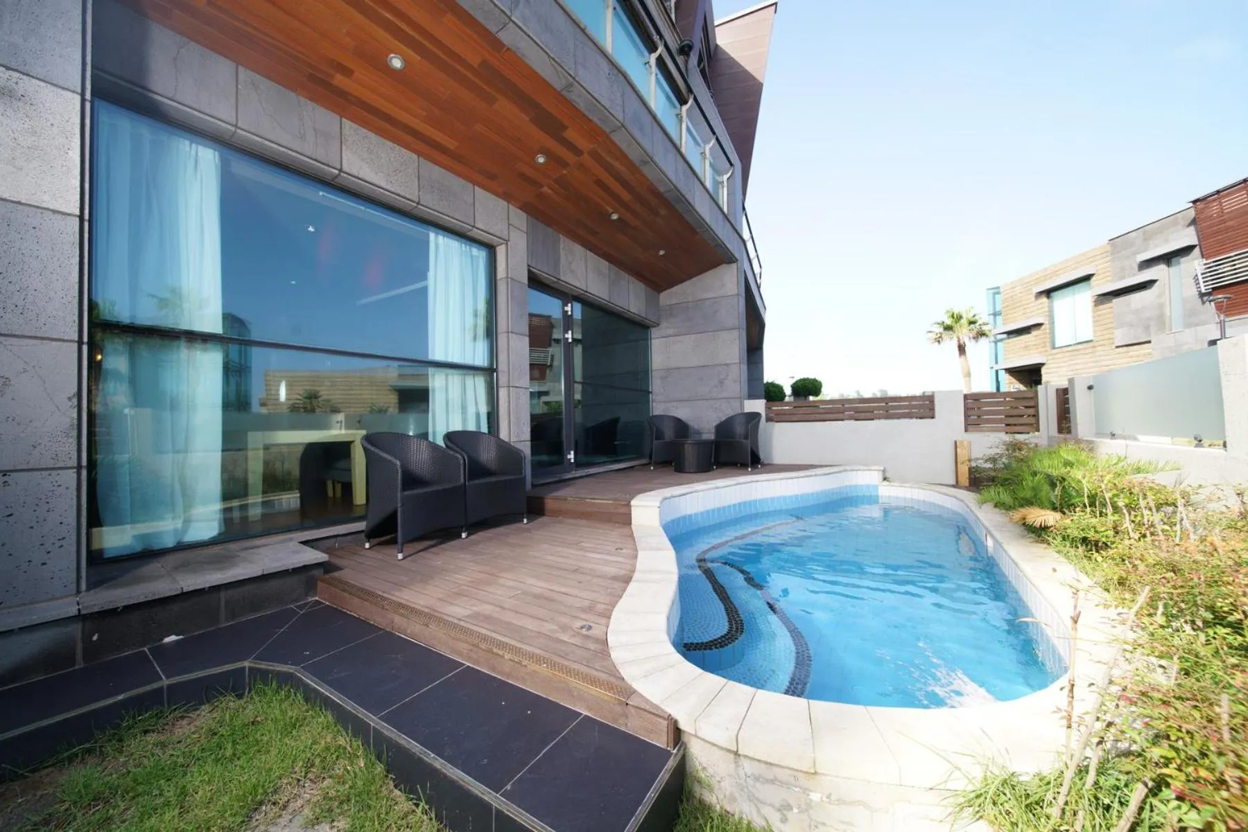 Swimming Pool in Jeju Hotel Scarboro