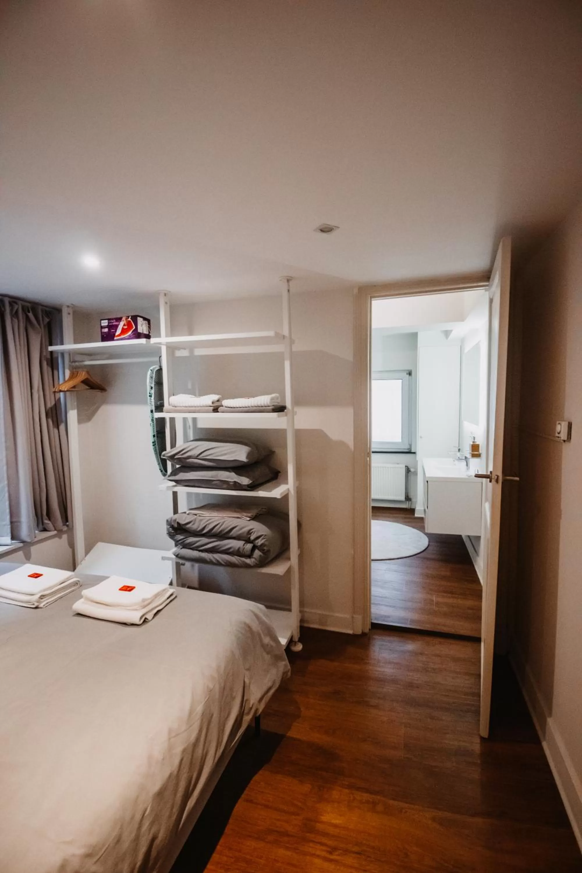 Bedroom, Bed in Super central in Brussels