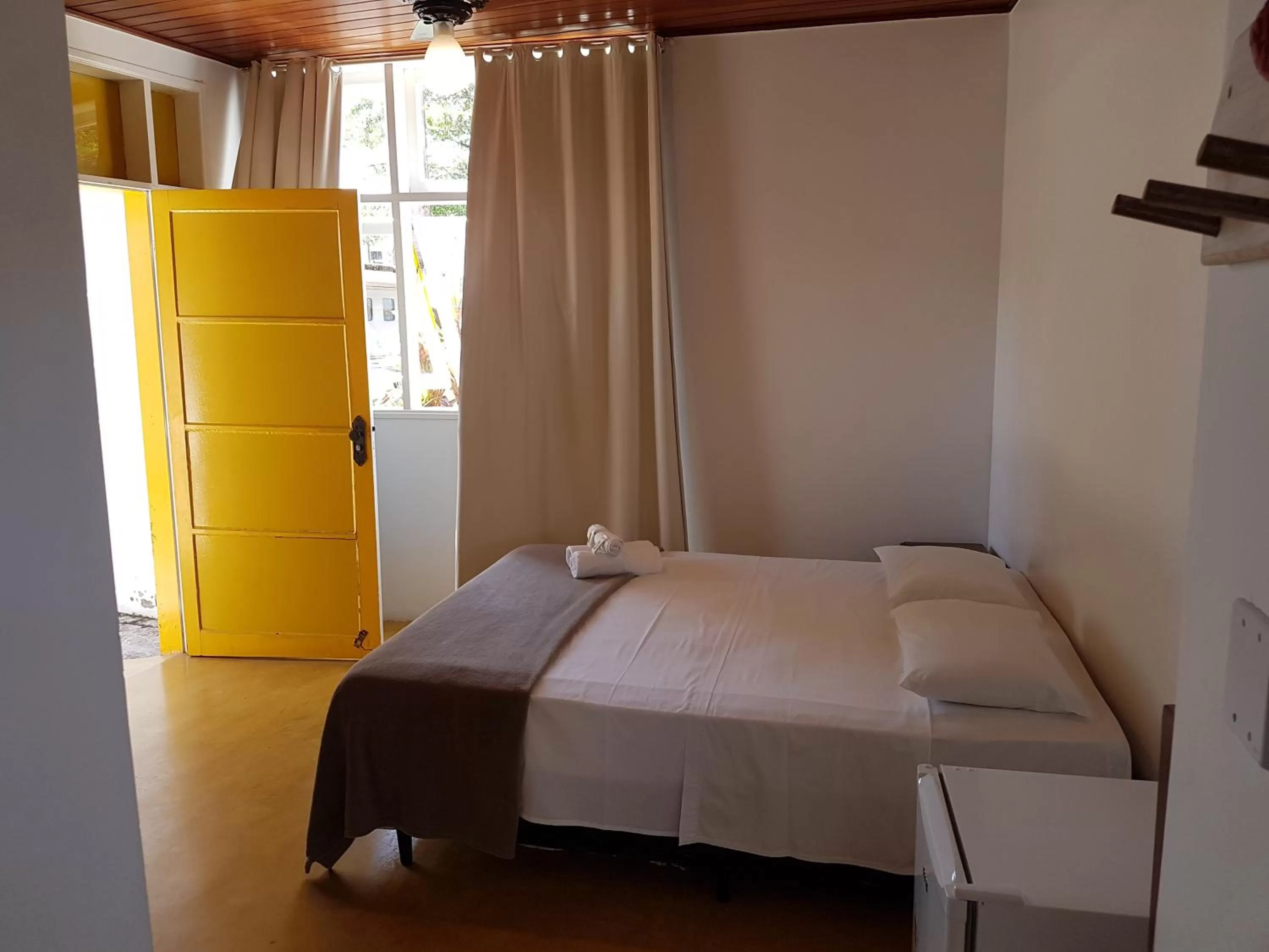 Bedroom, Bed in Hotel e Pousada Pouso54