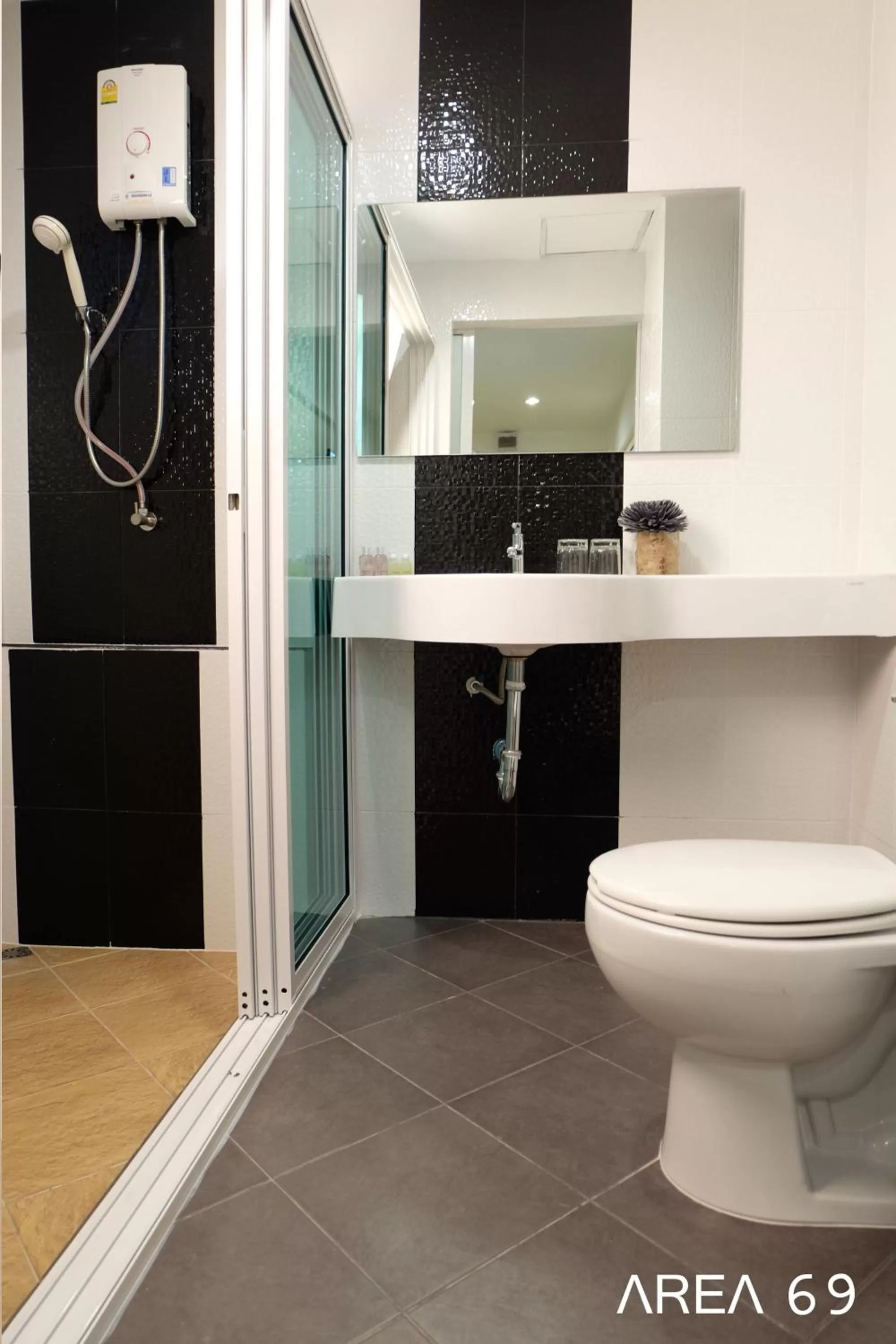 Bathroom in Area 69 (Don Muang Airport)