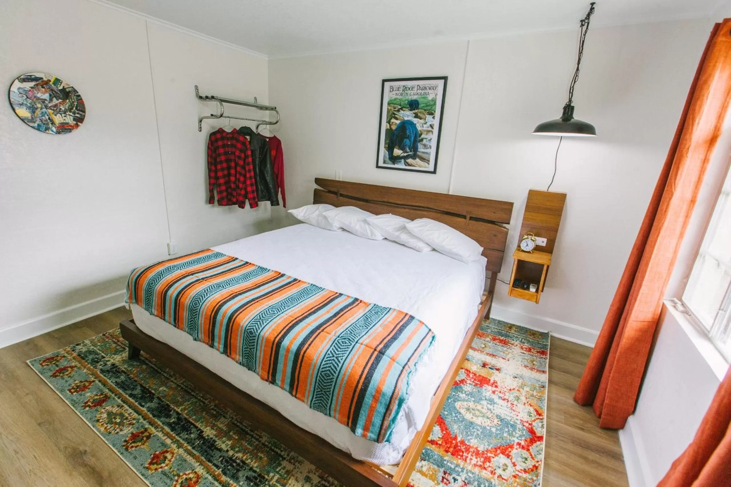 Bedroom, Bed in Route 19 Inn