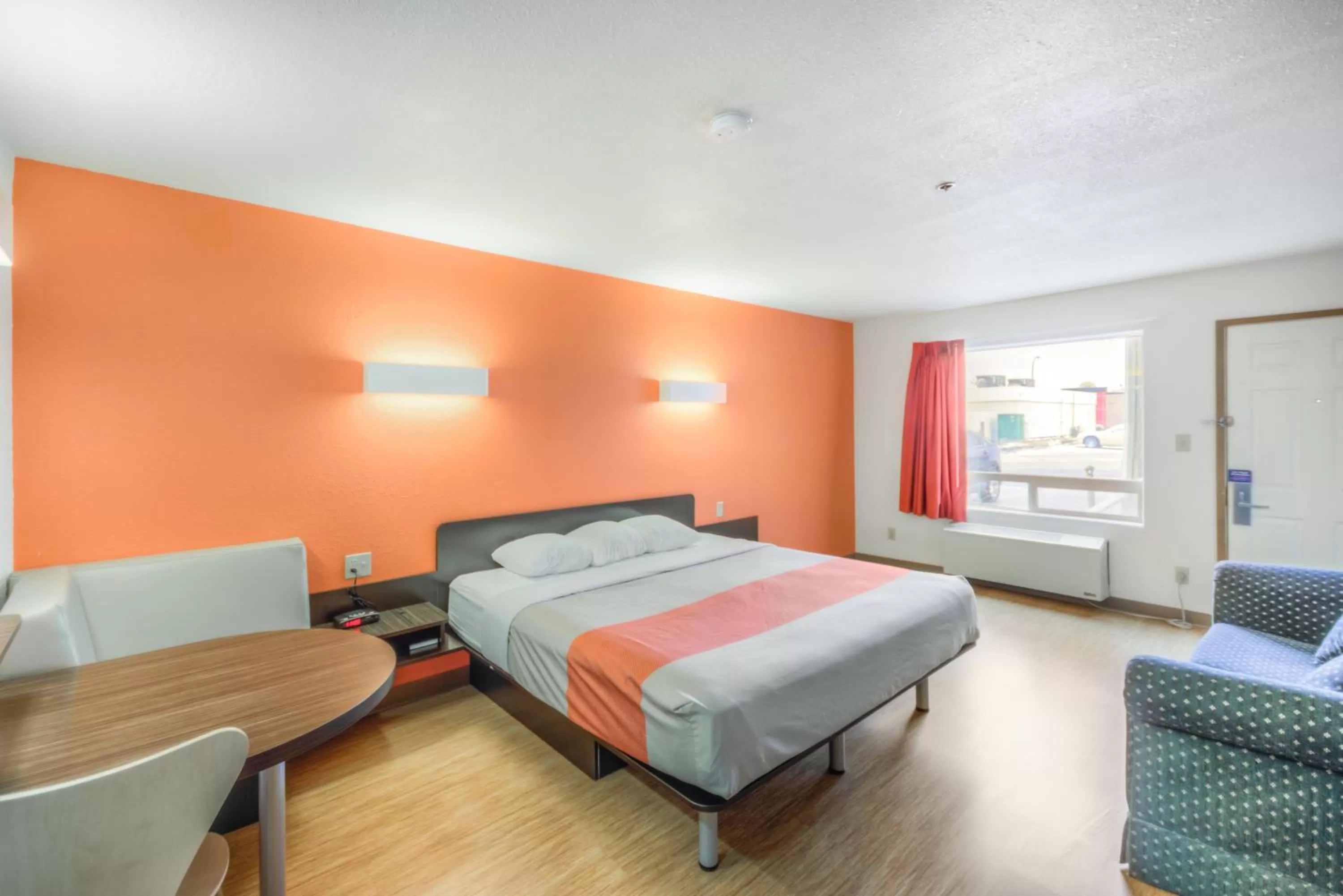 Day, Bed in Motel 6-Regina, SK