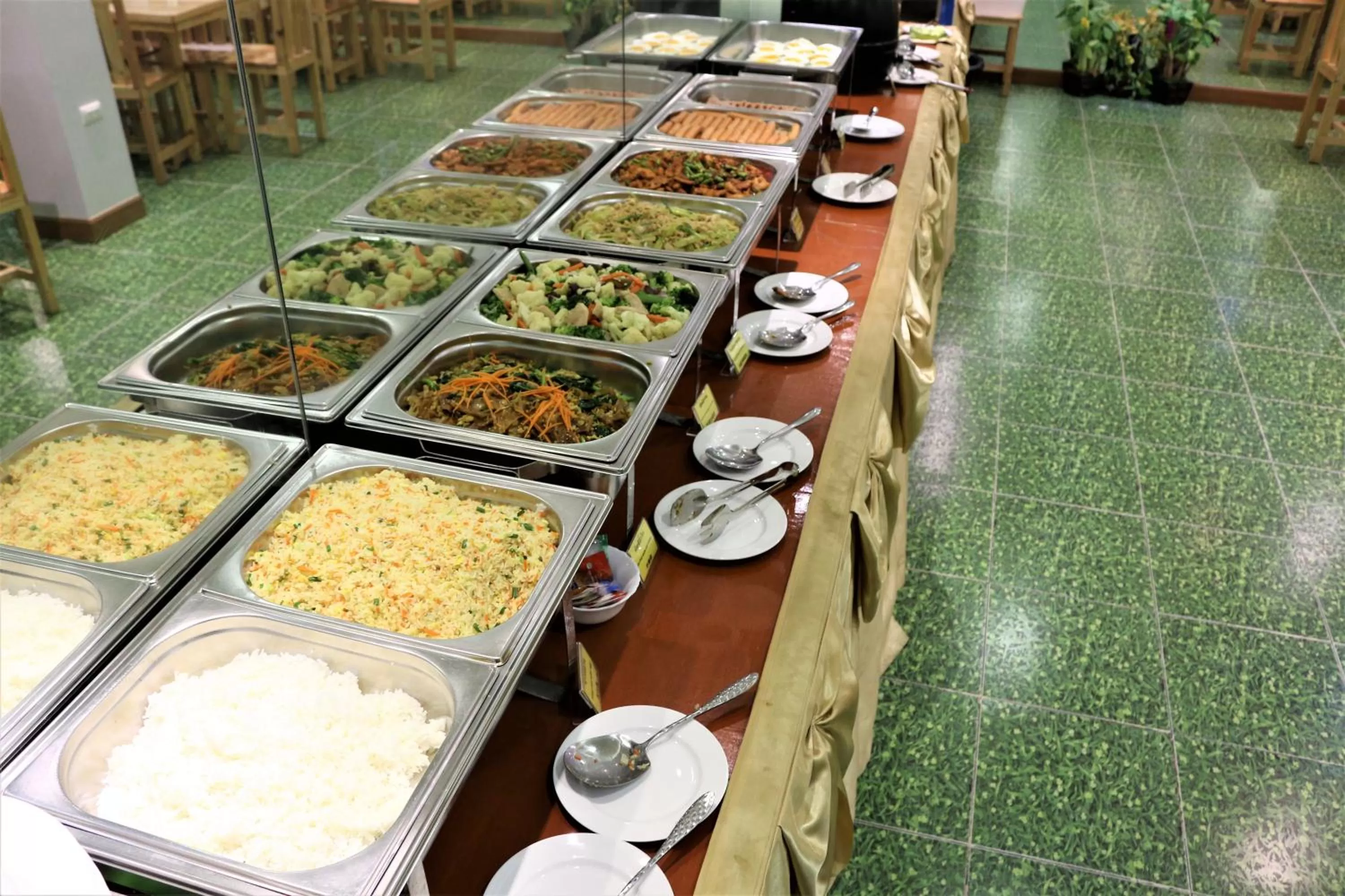 Food and drinks in Lucky Green View