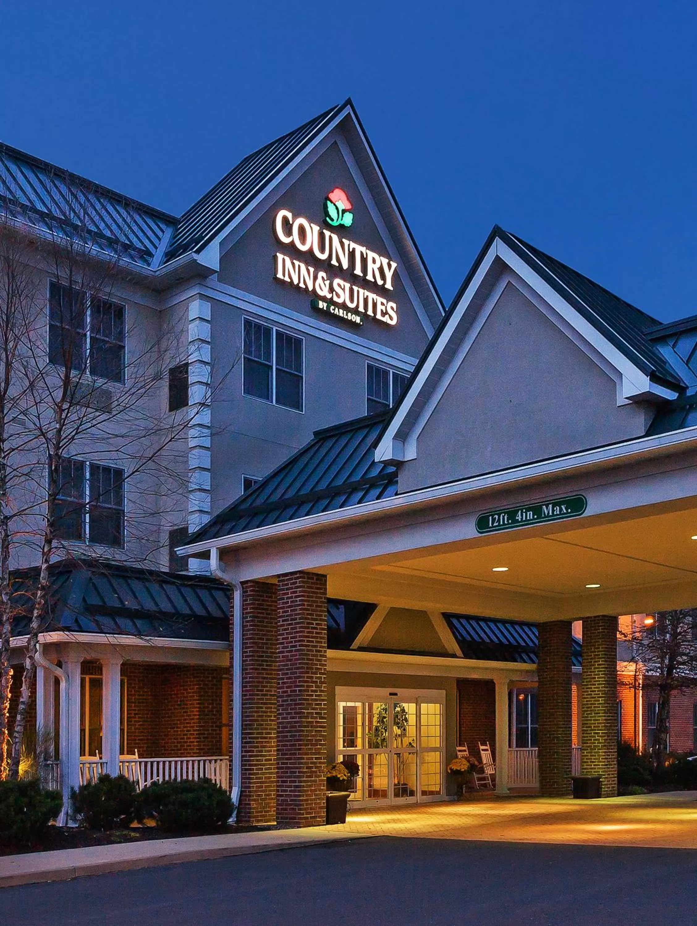 Country Inn & Suites by Radisson, Lewisburg, PA