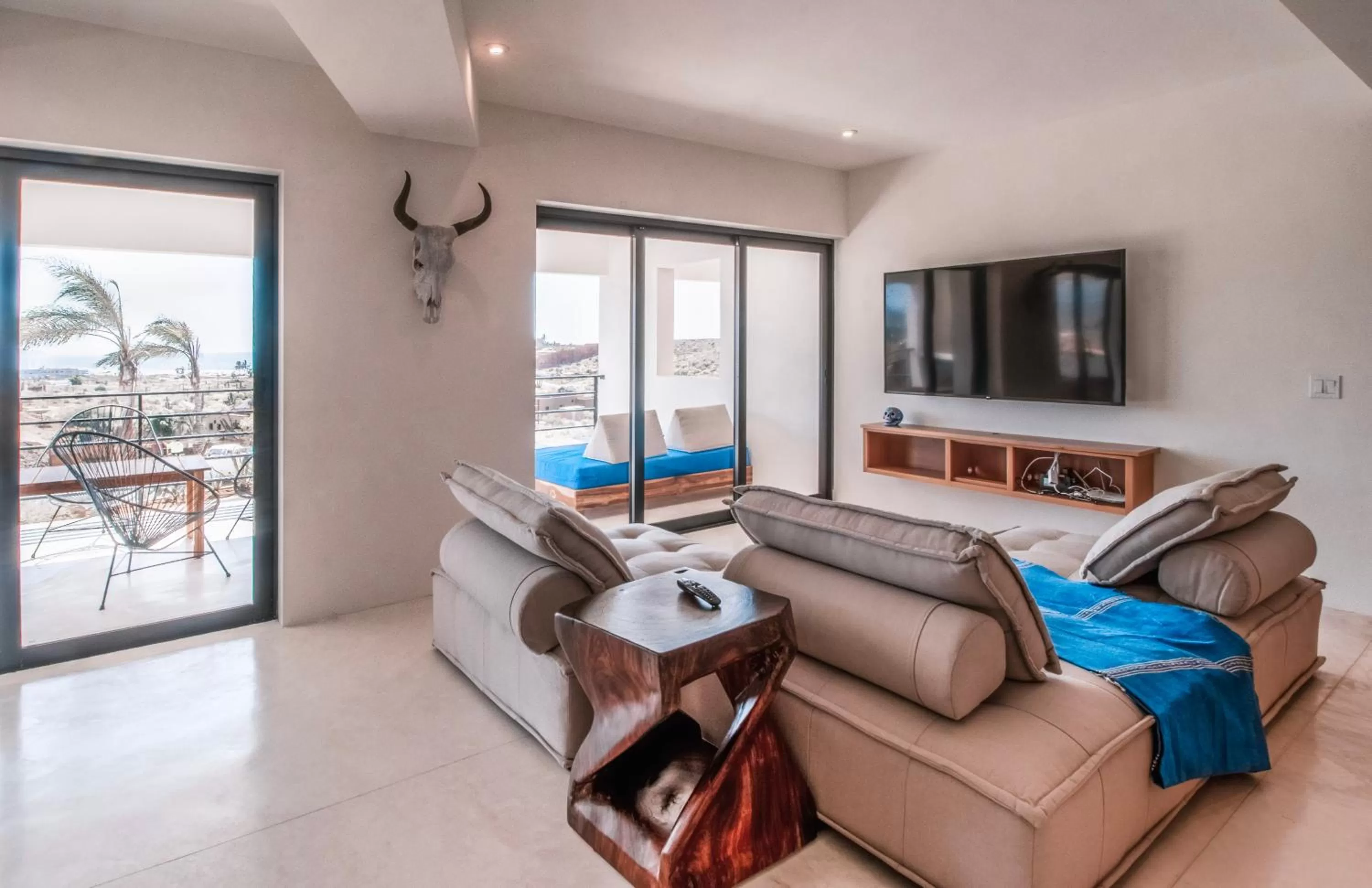 TV and multimedia, Seating Area in Cerritos Surf Residences