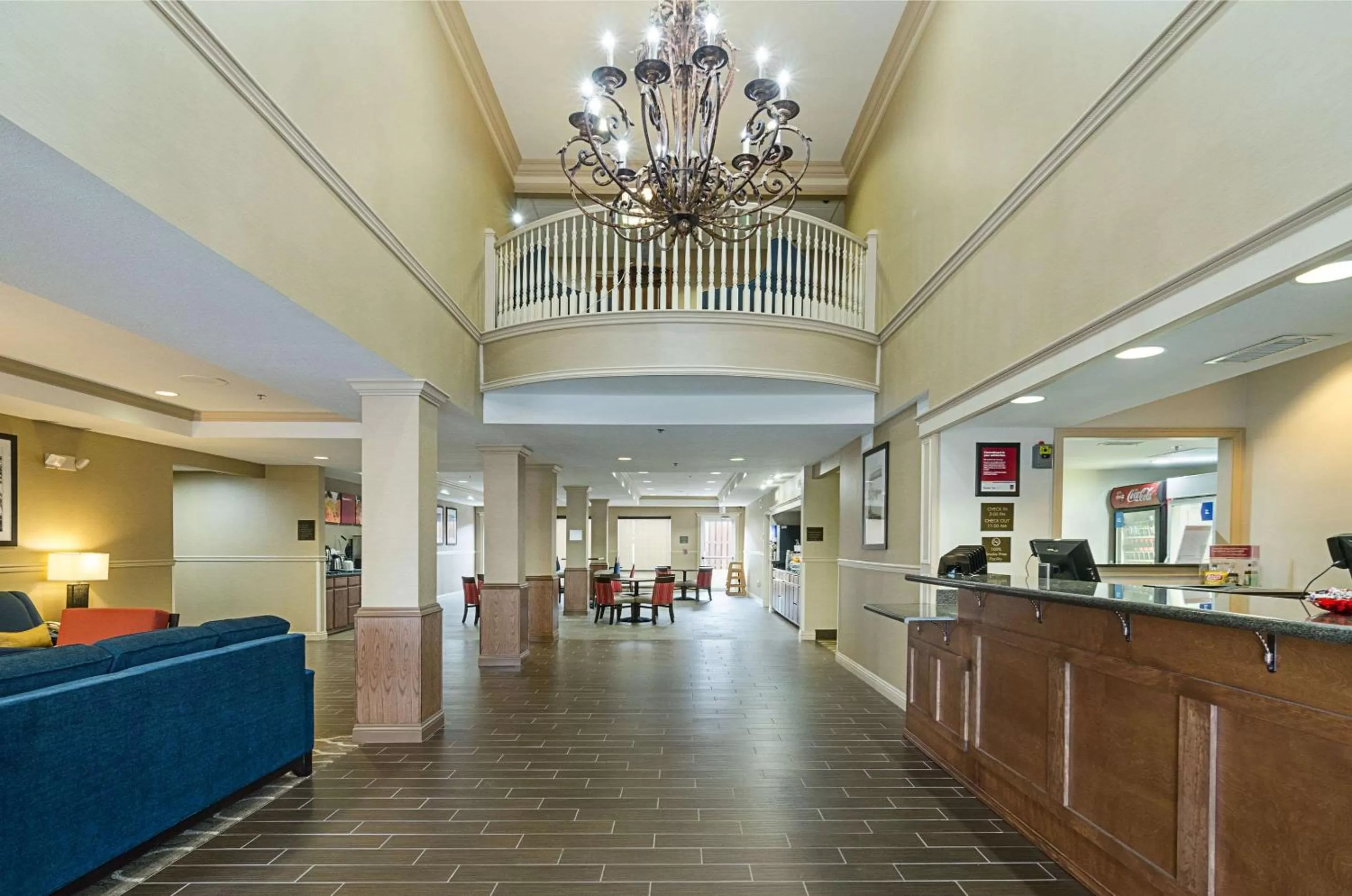 Lobby or reception in Quality Suites Springdale West I-49
