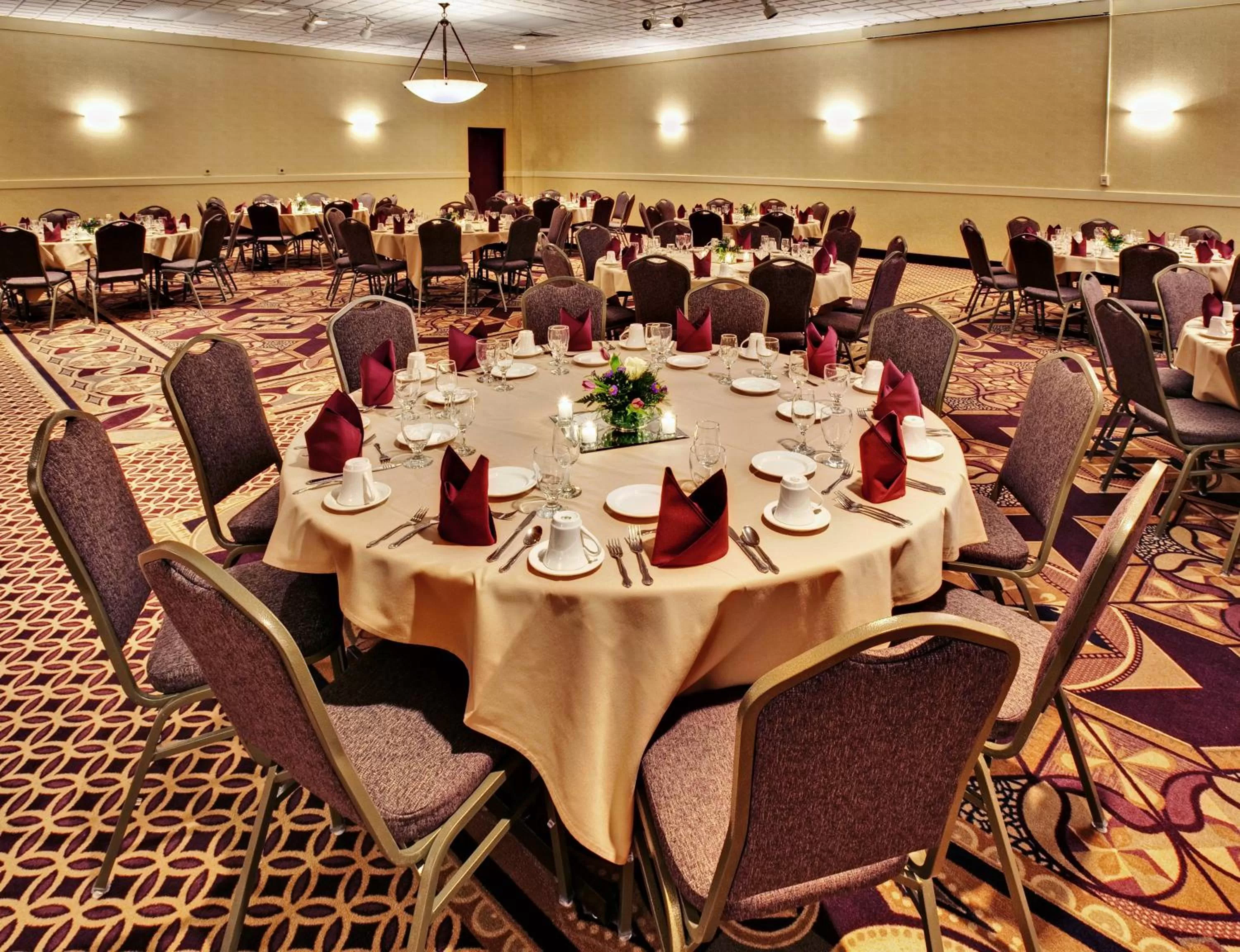 Banquet/Function facilities in Ramada by Wyndham Midtown Grand Island