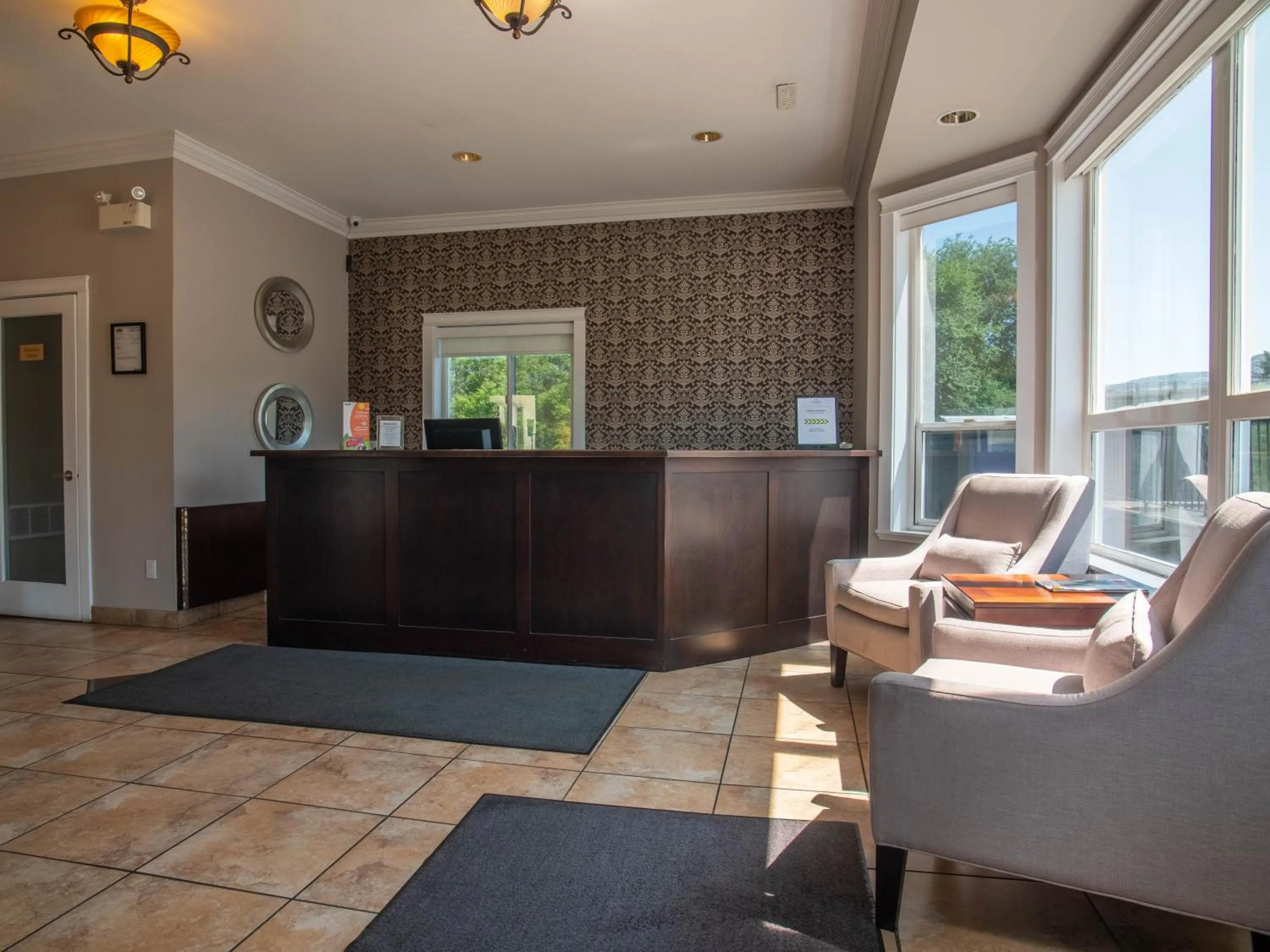 Living room in Riverland Inn & Suites