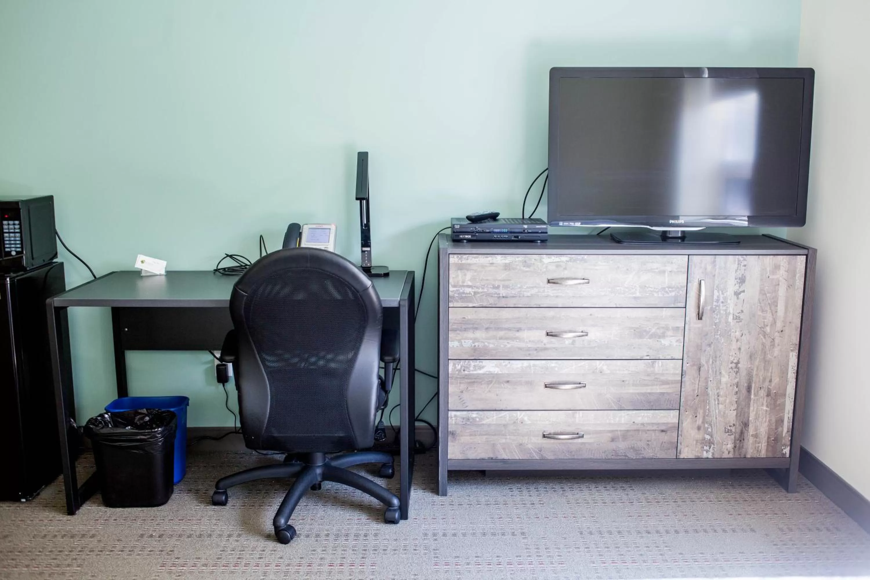 TV and multimedia, TV/Entertainment Center in United College