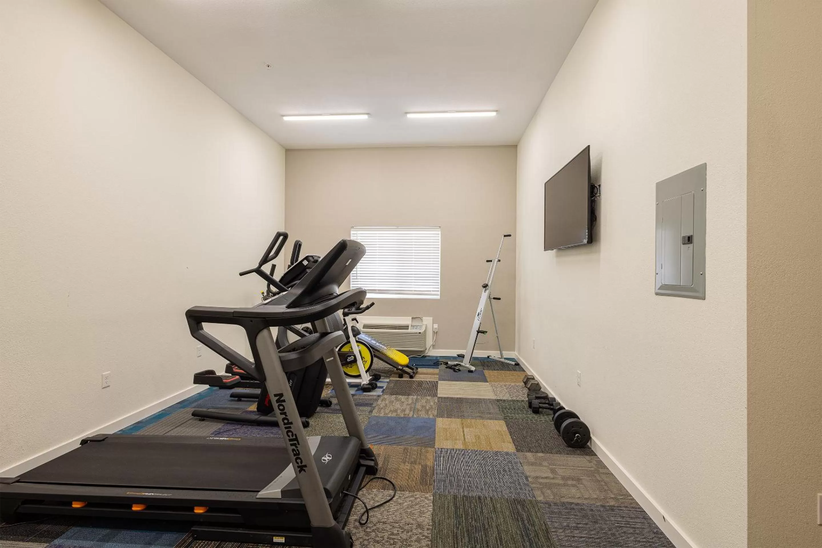 Fitness centre/facilities in Coratel Inn and Suites By Jasper Saint Paul Minneapolis Inver Grove Heights