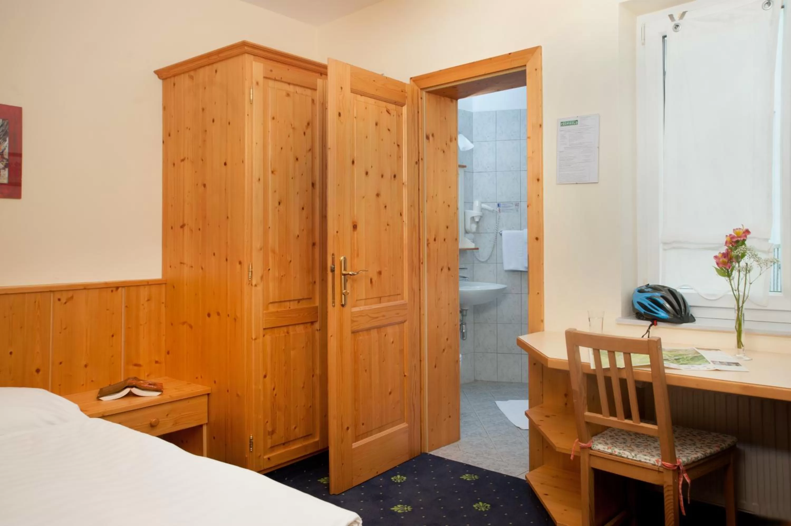 Photo of the whole room in Hubertushof Fromwald Hotel und Gasthof