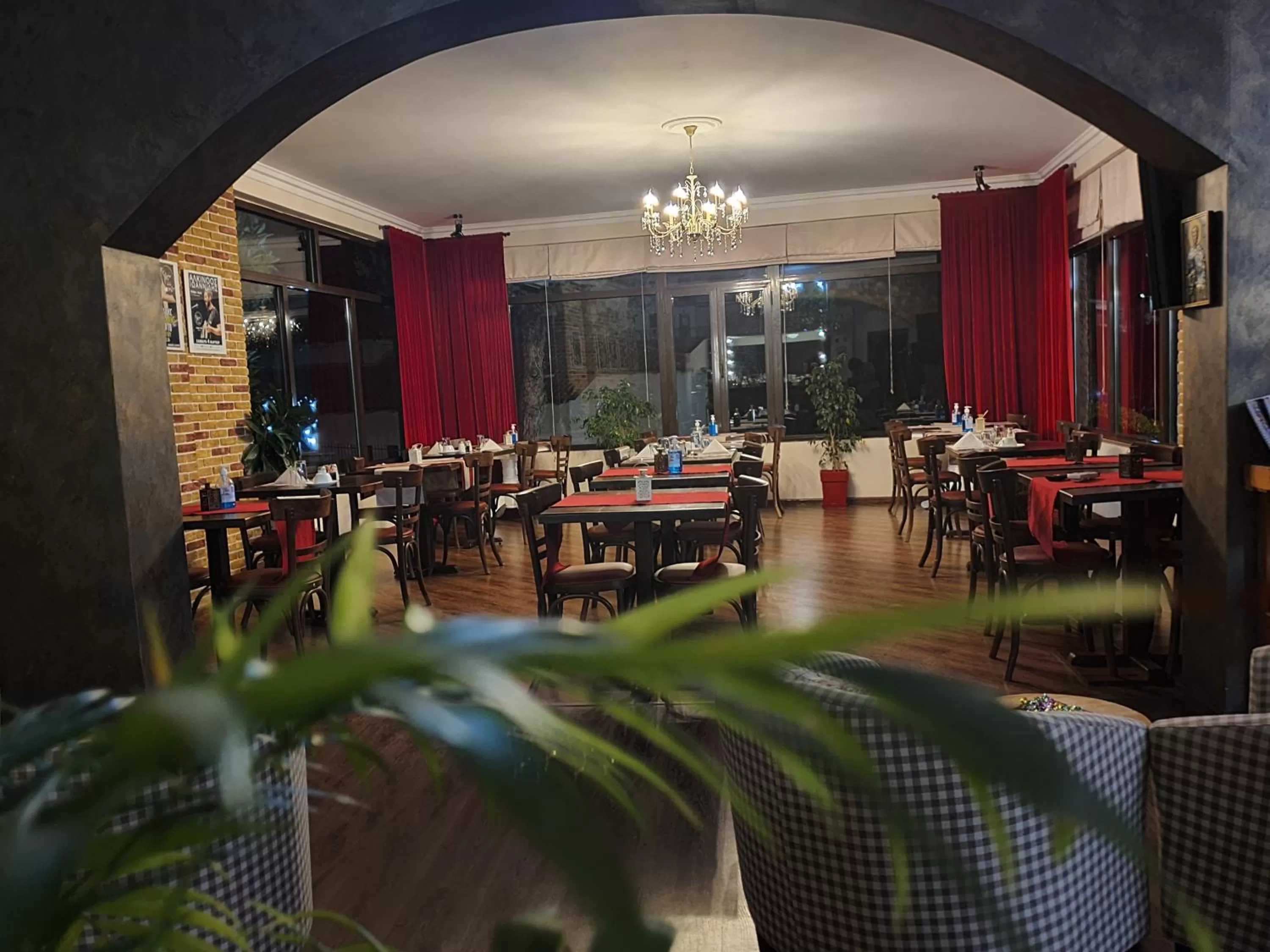 Restaurant/places to eat in Theatro Hotel Odysseon