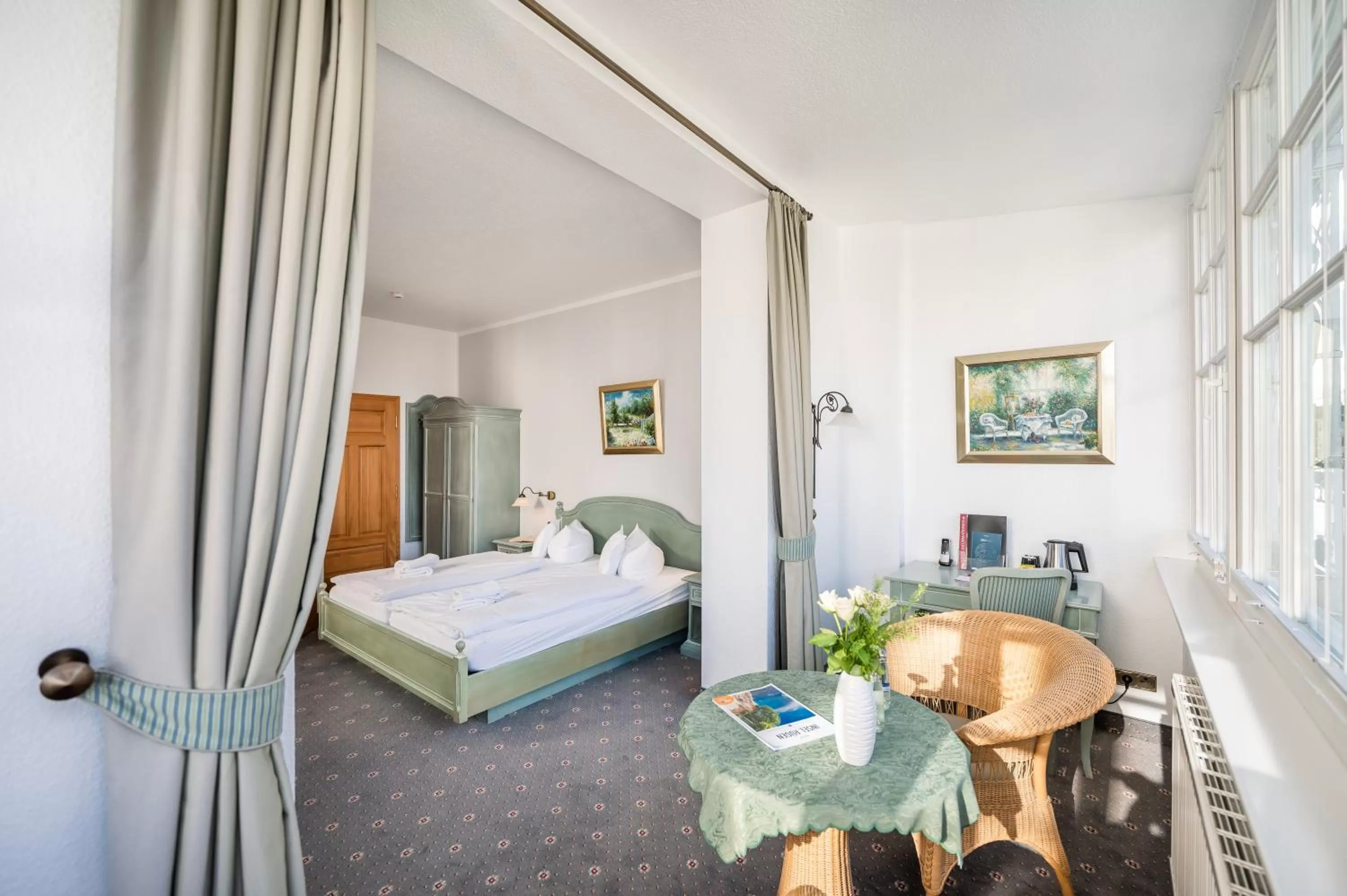 Photo of the whole room in Hotel Villa Neander