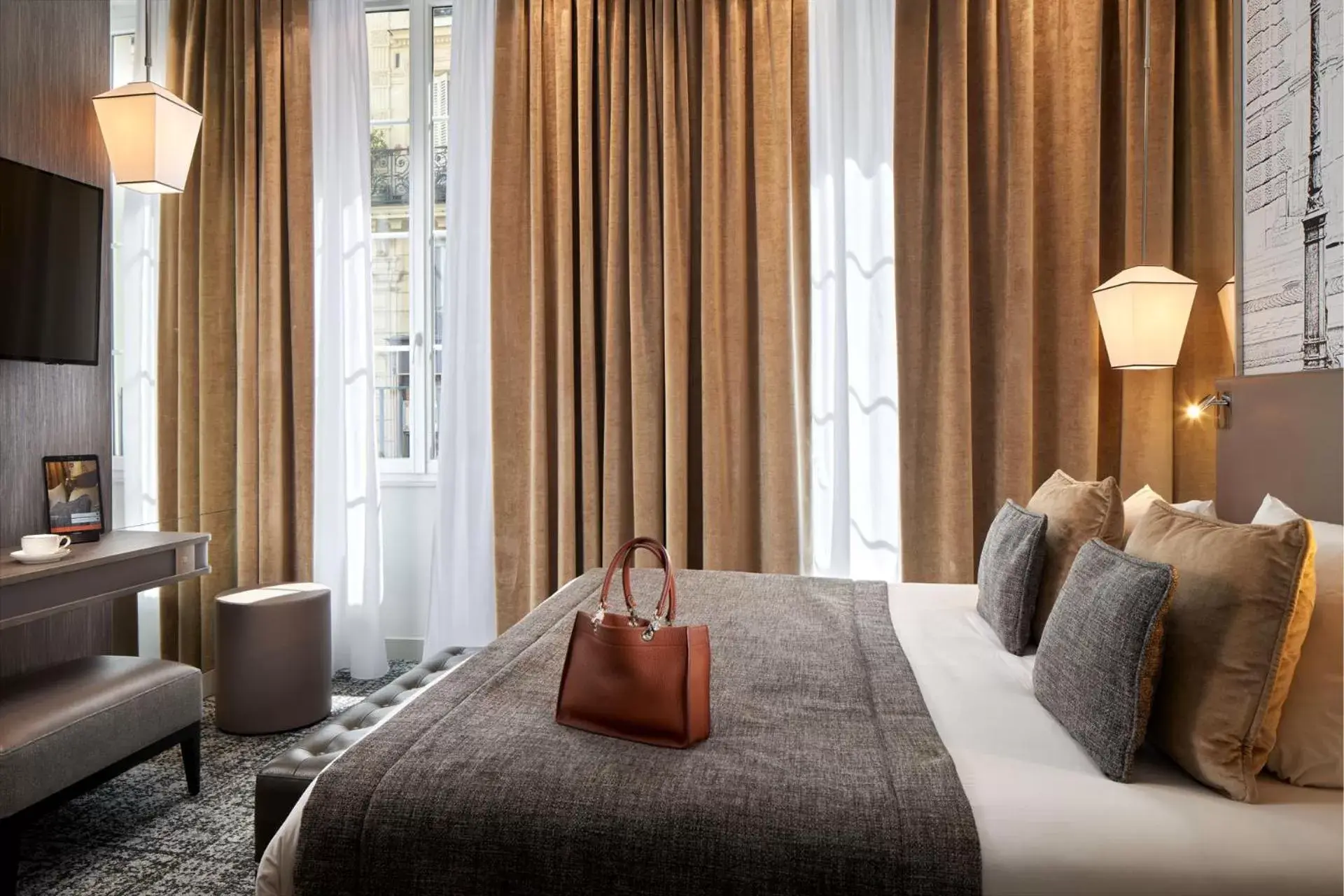 Deluxe Double Room with Spa Access in Hotel La Lanterne & Spa By Timhotel Deluxe Double Room with Spa Access in Hotel La Lanterne & Spa By Timhotel