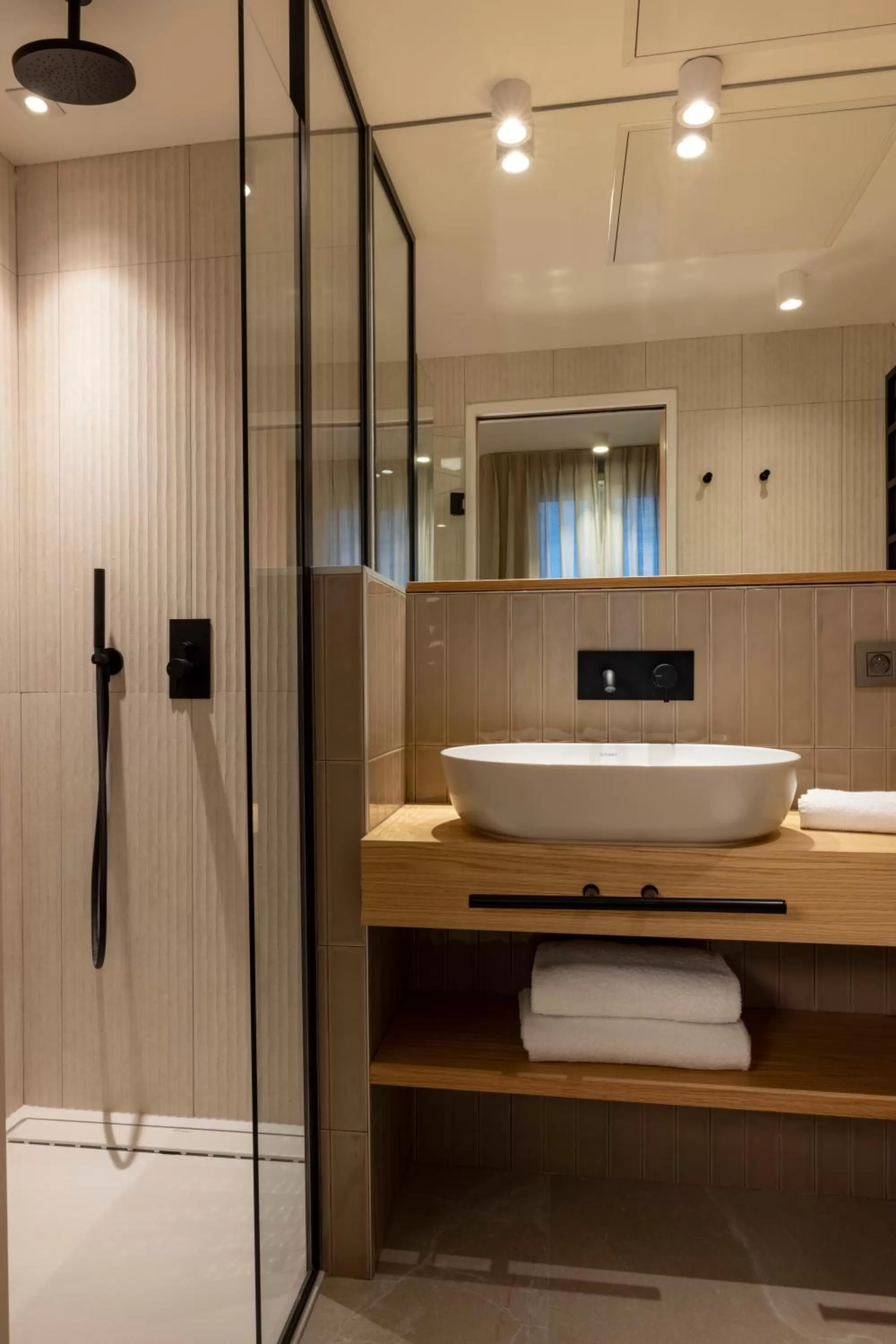 Bathroom in Hôtel Beige