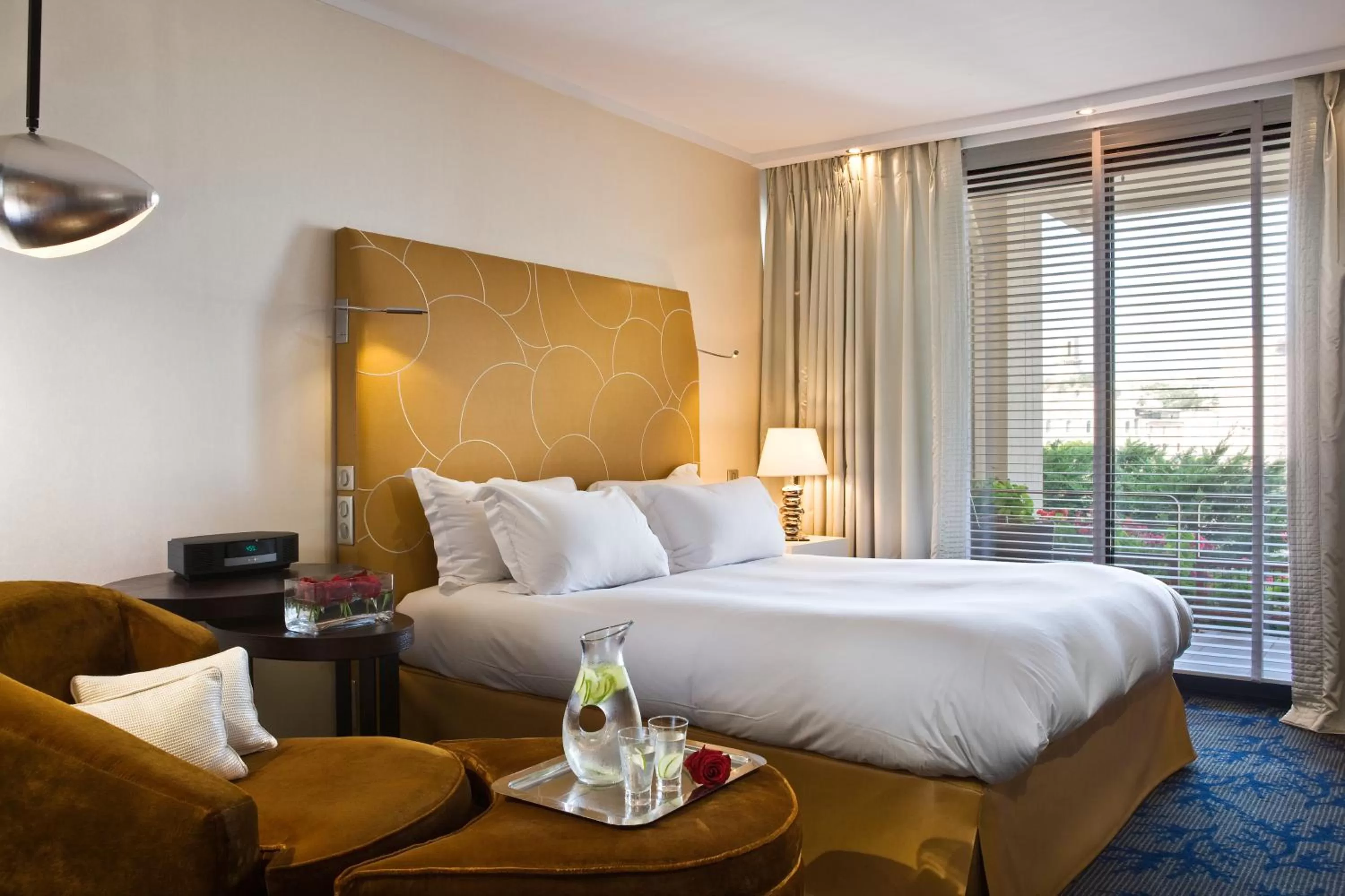 Balcony/Terrace, Bed in Sofitel Marseille Vieux-Port