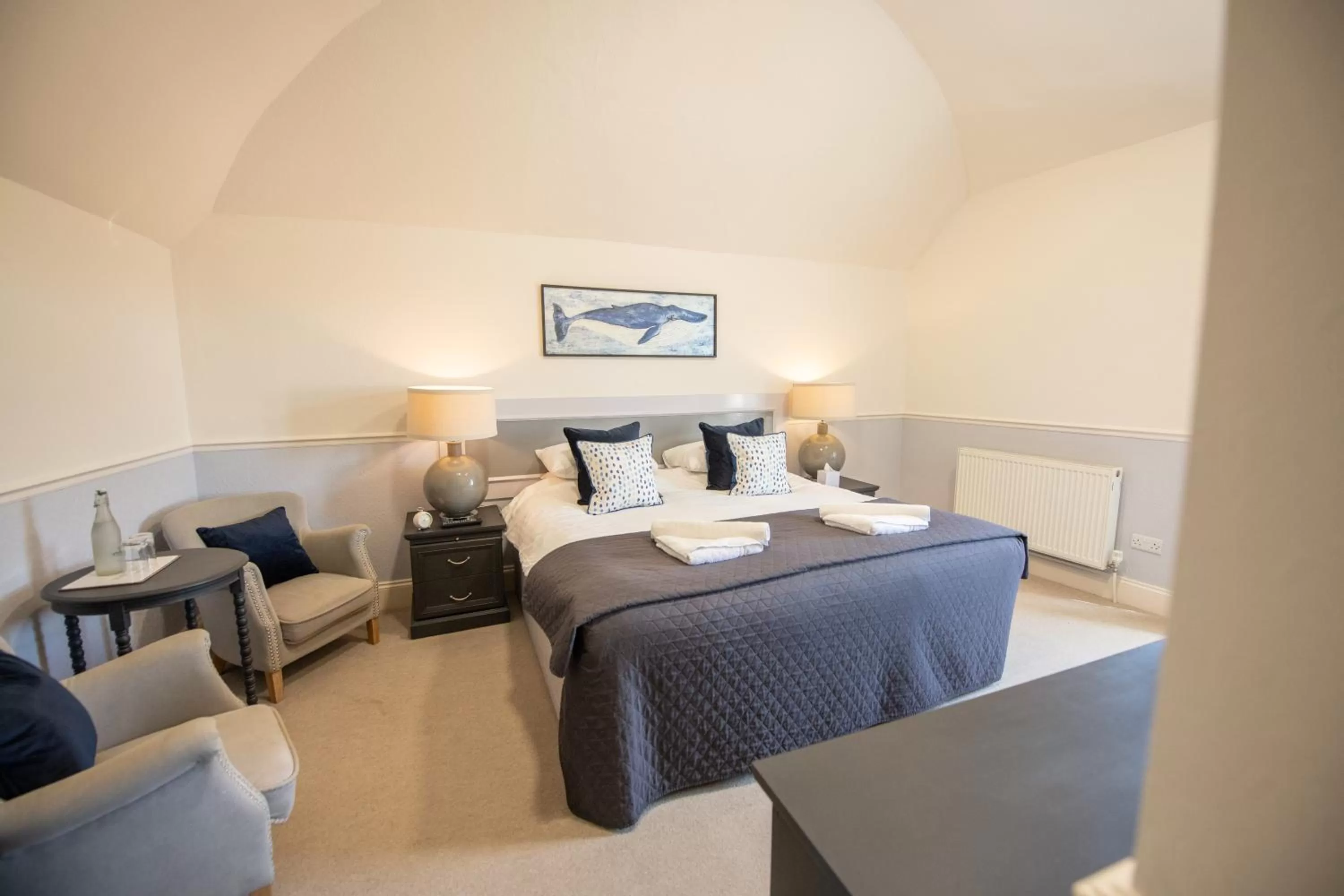 Bed in The Woodlands Hotel