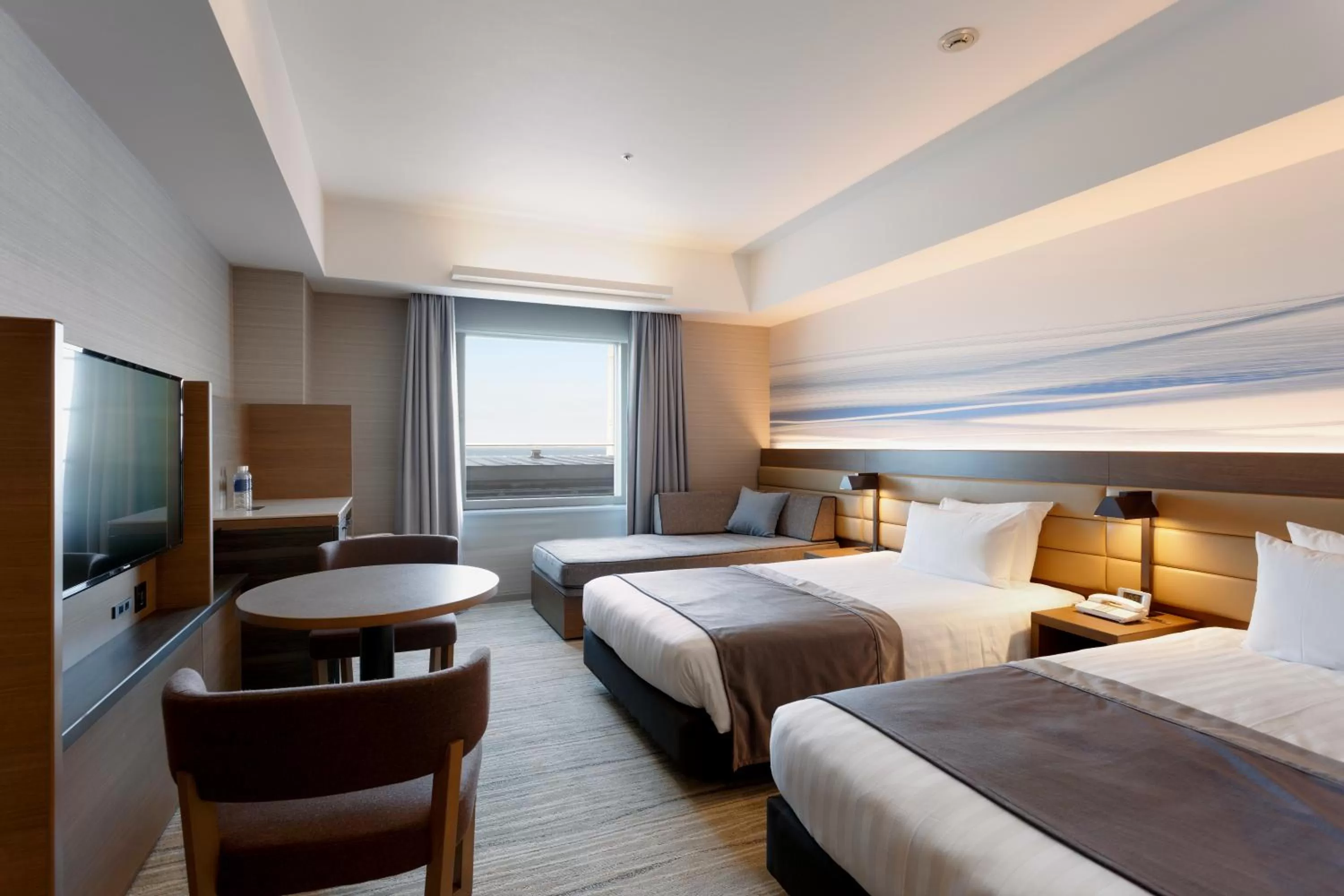 Photo of the whole room, Bed in Haneda Excel Hotel Tokyu Haneda Airport Terminal 2