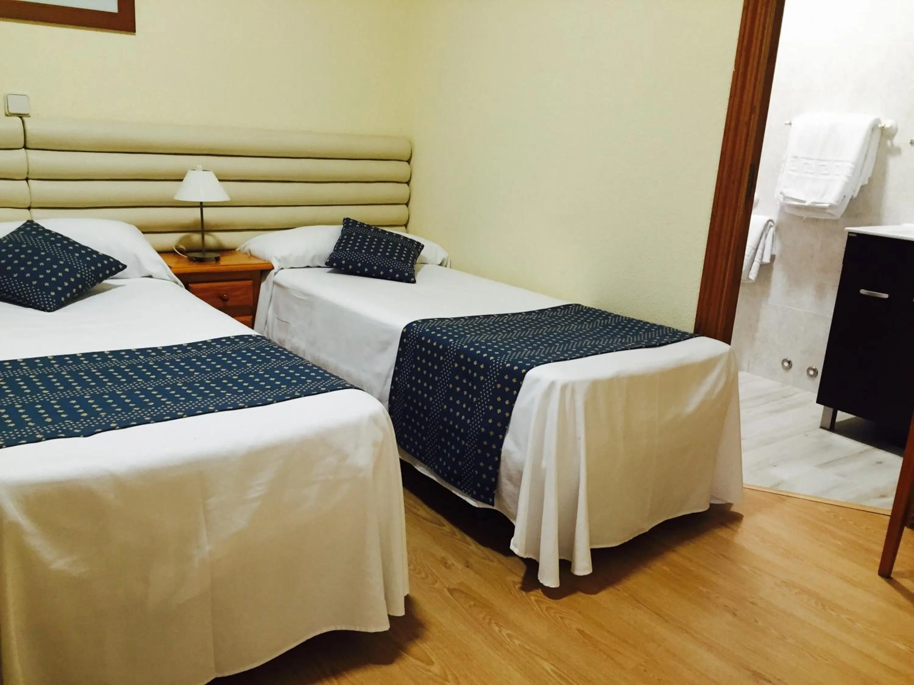 Photo of the whole room, Bed in Hotel Cuatro Caños