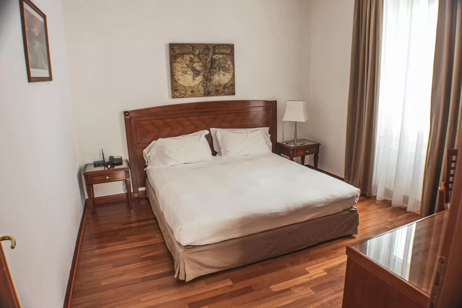 Bed in Residence Victoria