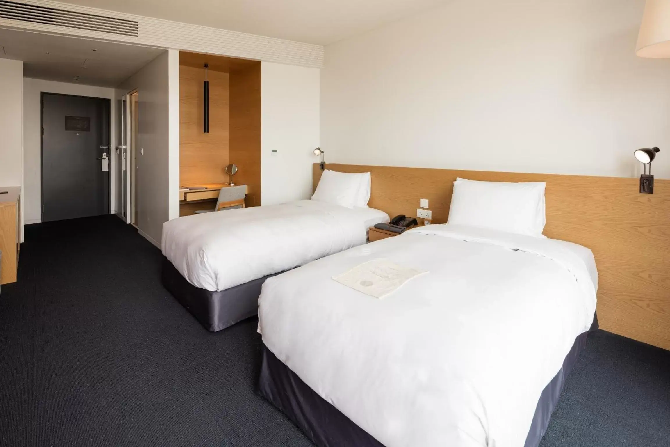 Standard Twin Room with Sea View in Nest Hotel Incheon Standard Twin Room with Sea View in Nest Hotel Incheon