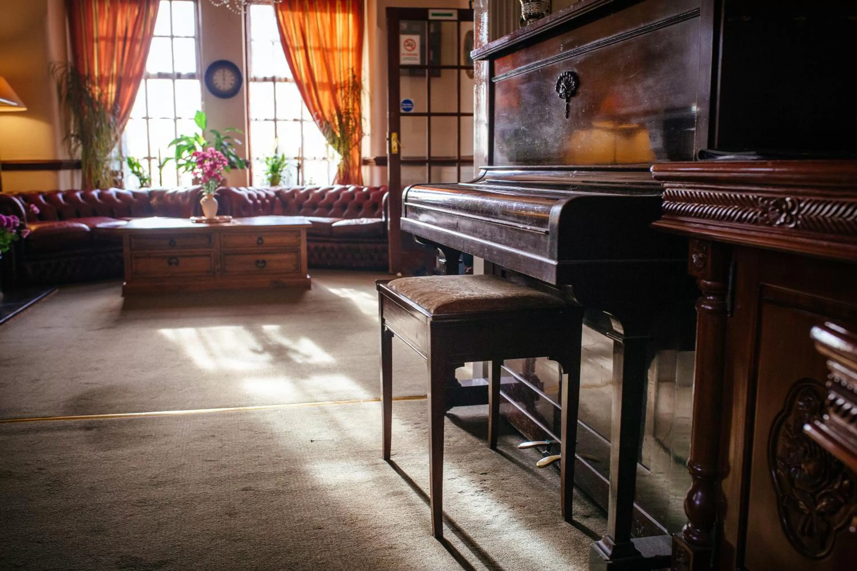 Lounge or bar in Pymgate Lodge Hotel Manchester Airport