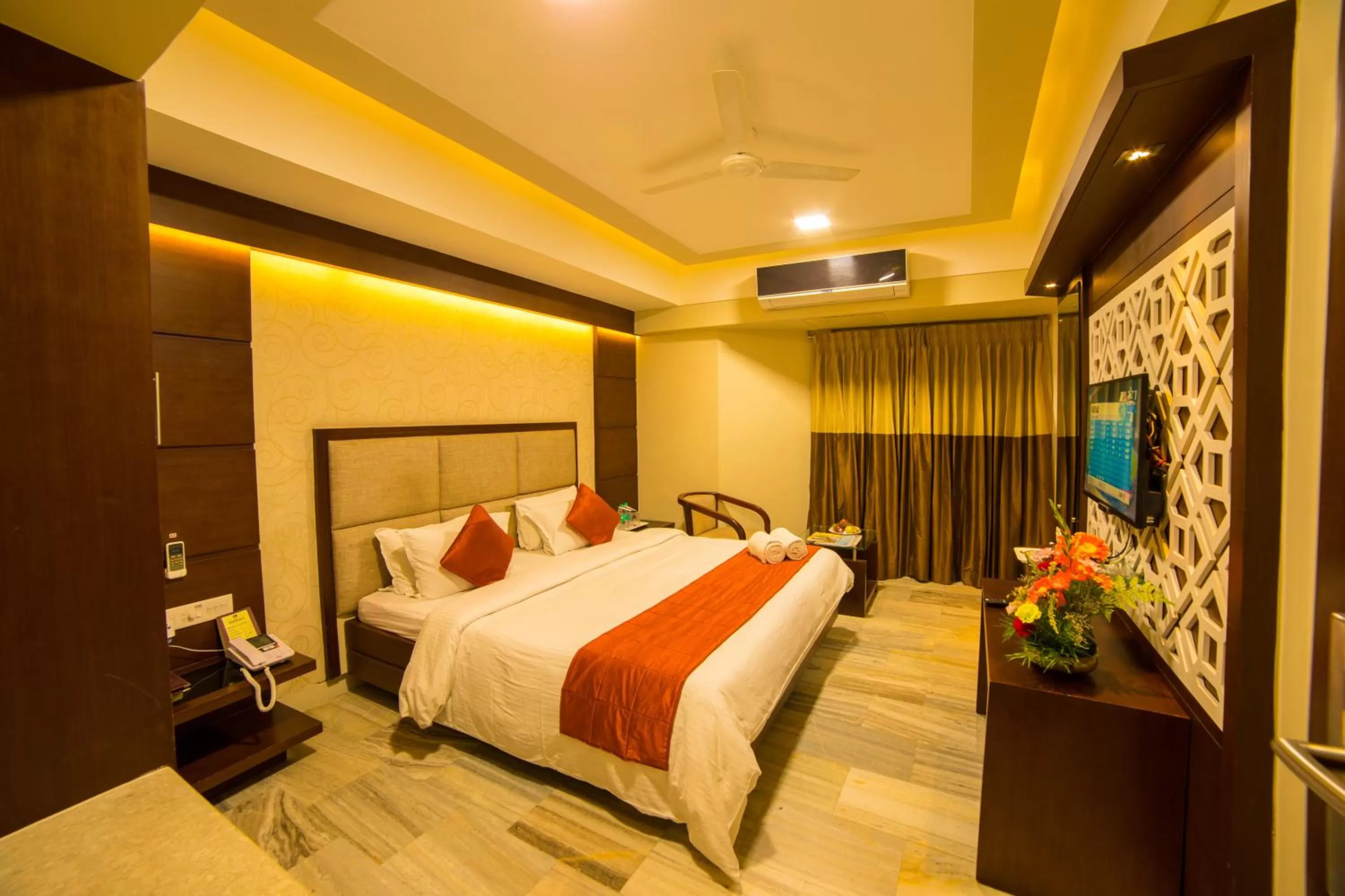 Bed in The Madurai Residency