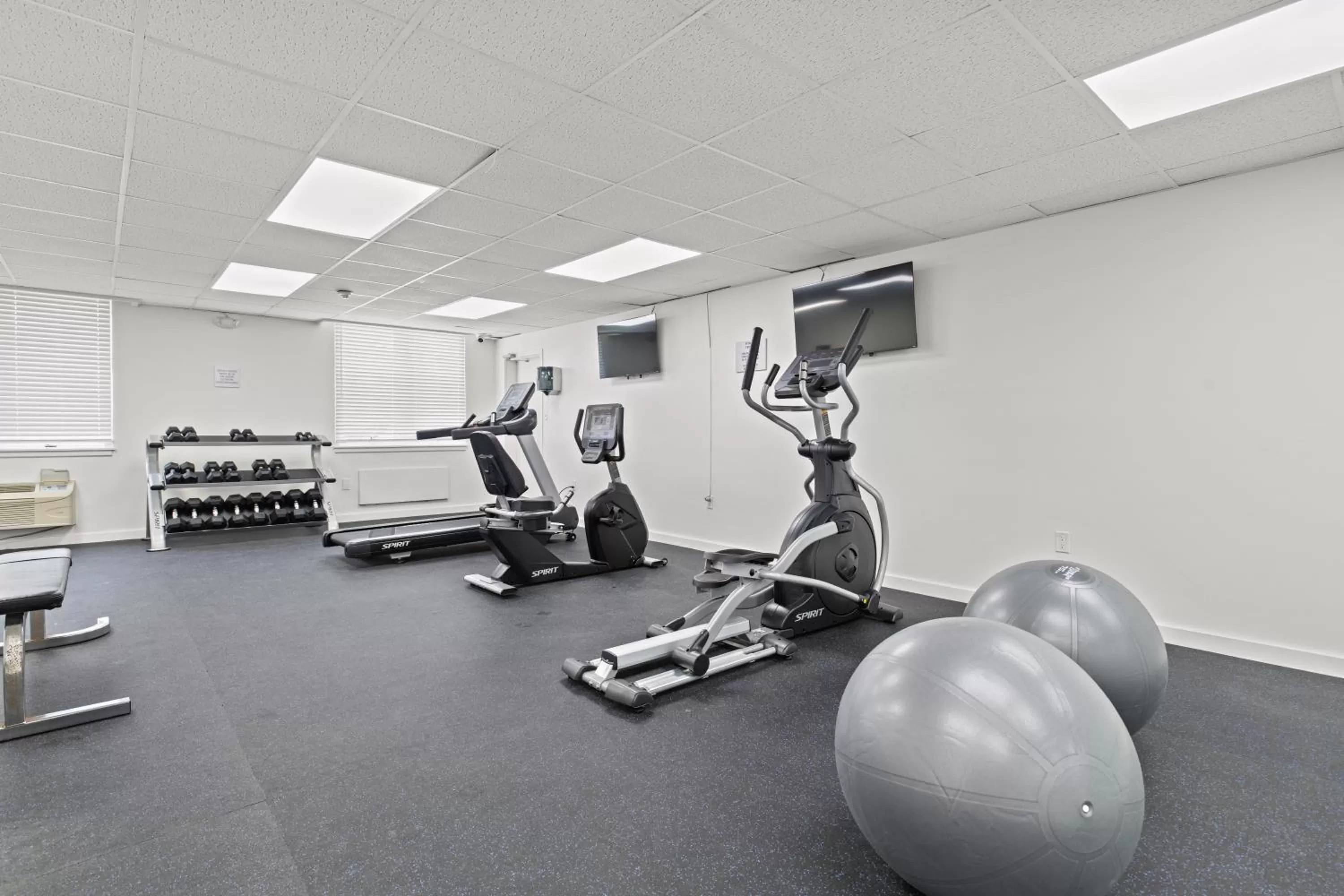 Fitness centre/facilities in Hotel Manteo, Trademark Collection by Wyndham