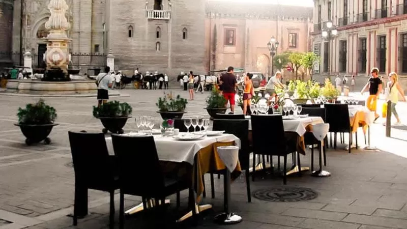 Restaurant/places to eat in Halo Boutique Hotel