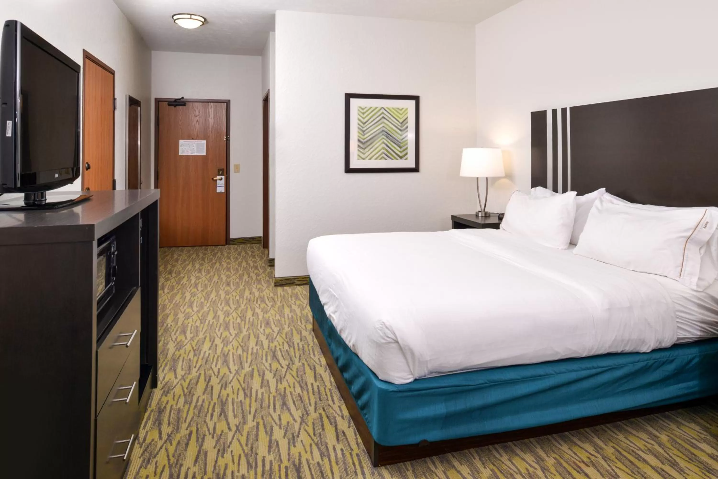 Photo of the whole room in Holiday Inn Express Hotel & Suites Omaha West by IHG