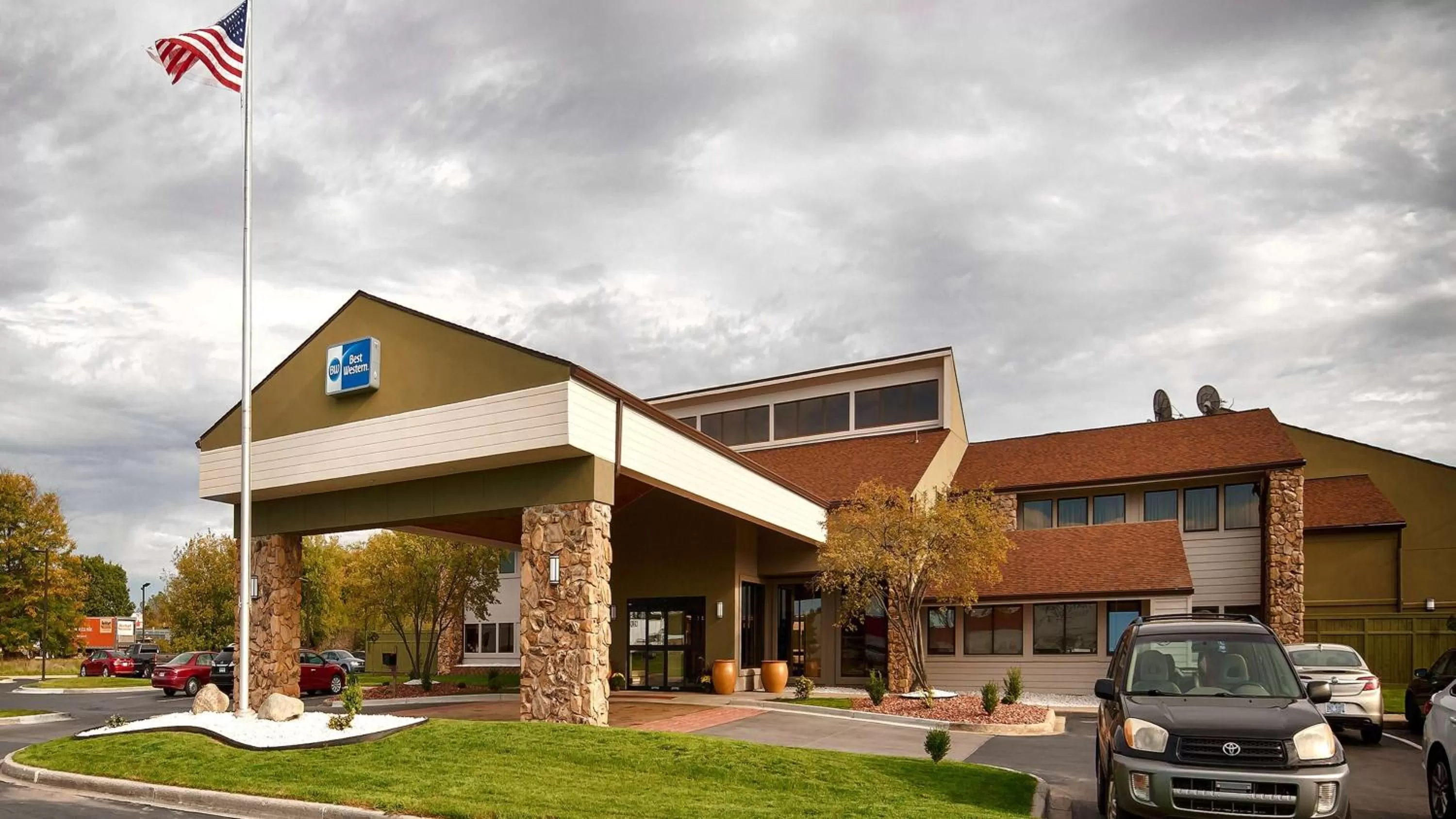 Property building in Best Western Benton Harbor – St. Joseph