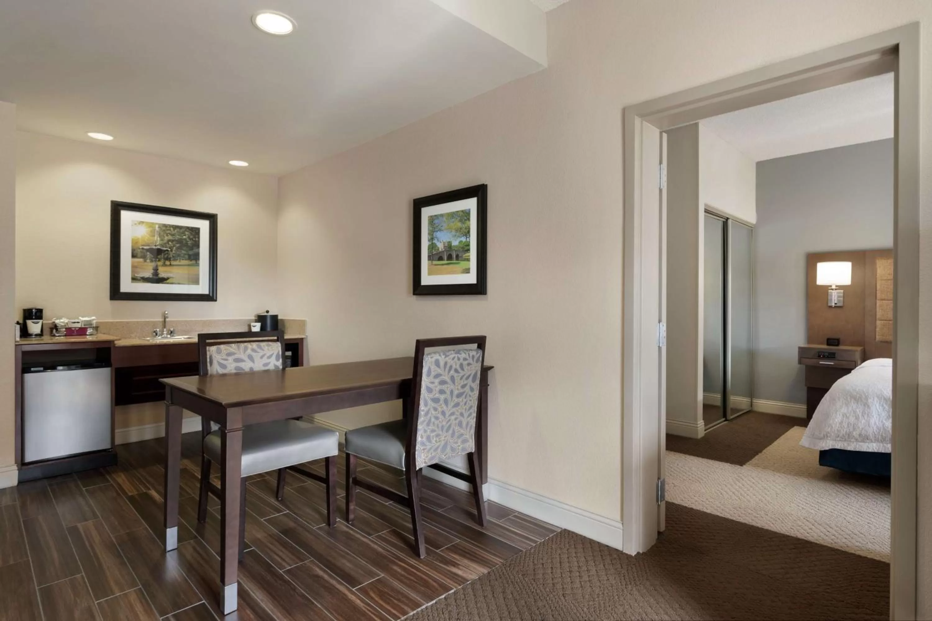 Photo of the whole room, Bed in Hampton Inn & Suites Montgomery-EastChase