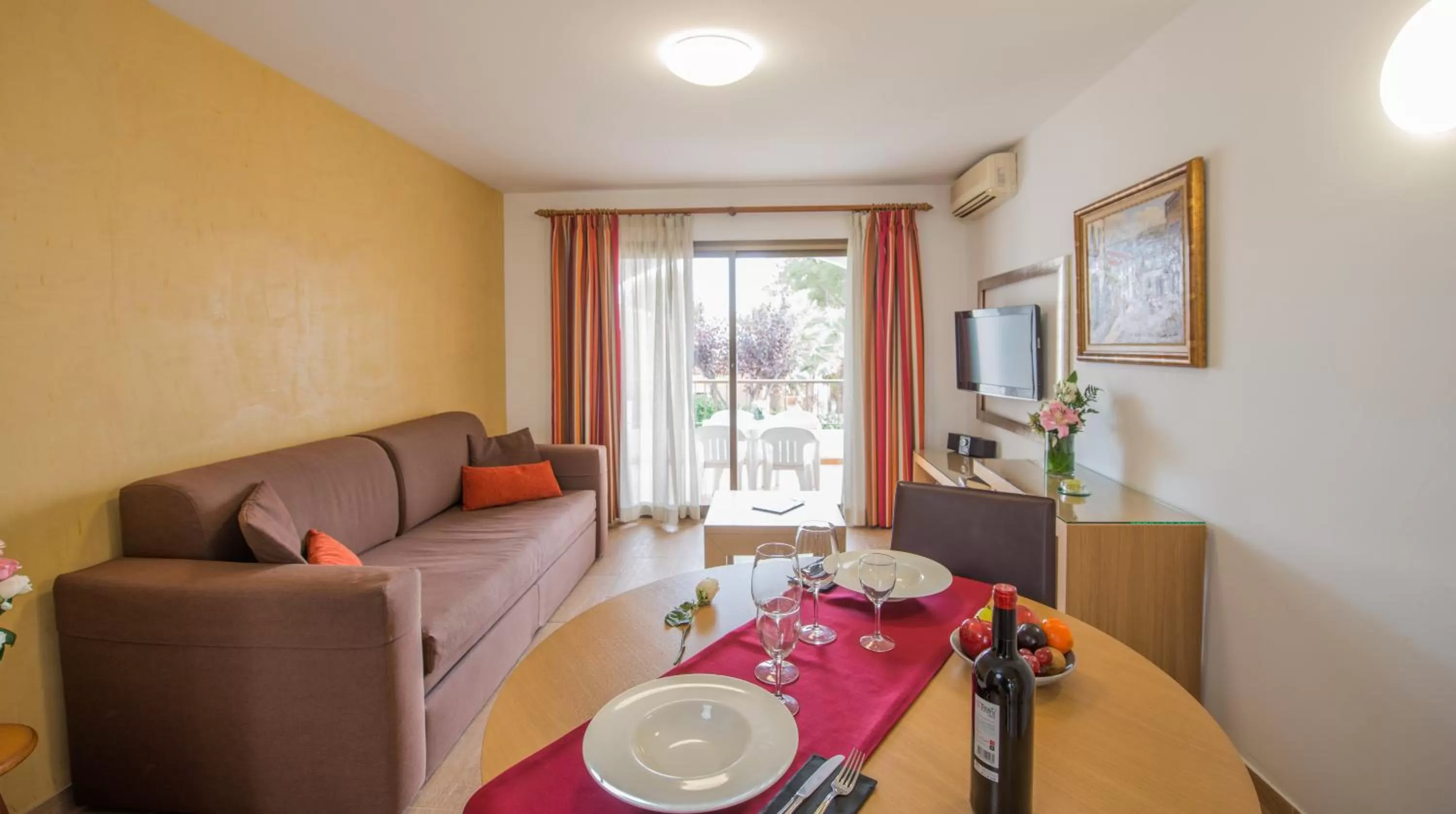 Living room in Aparthotel Ona Aucanada