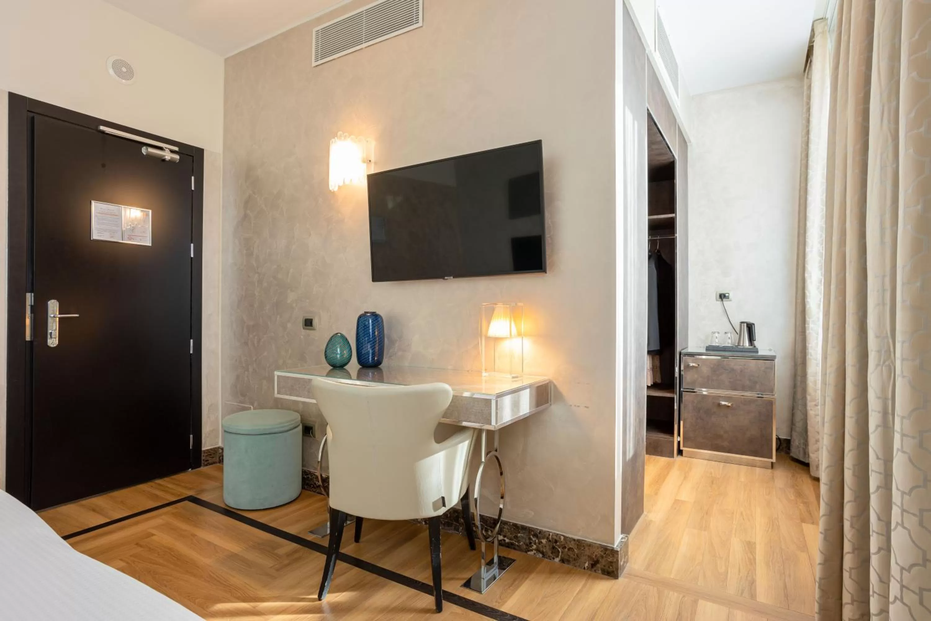 TV and multimedia, Bed in Bianca Maria Palace Hotel