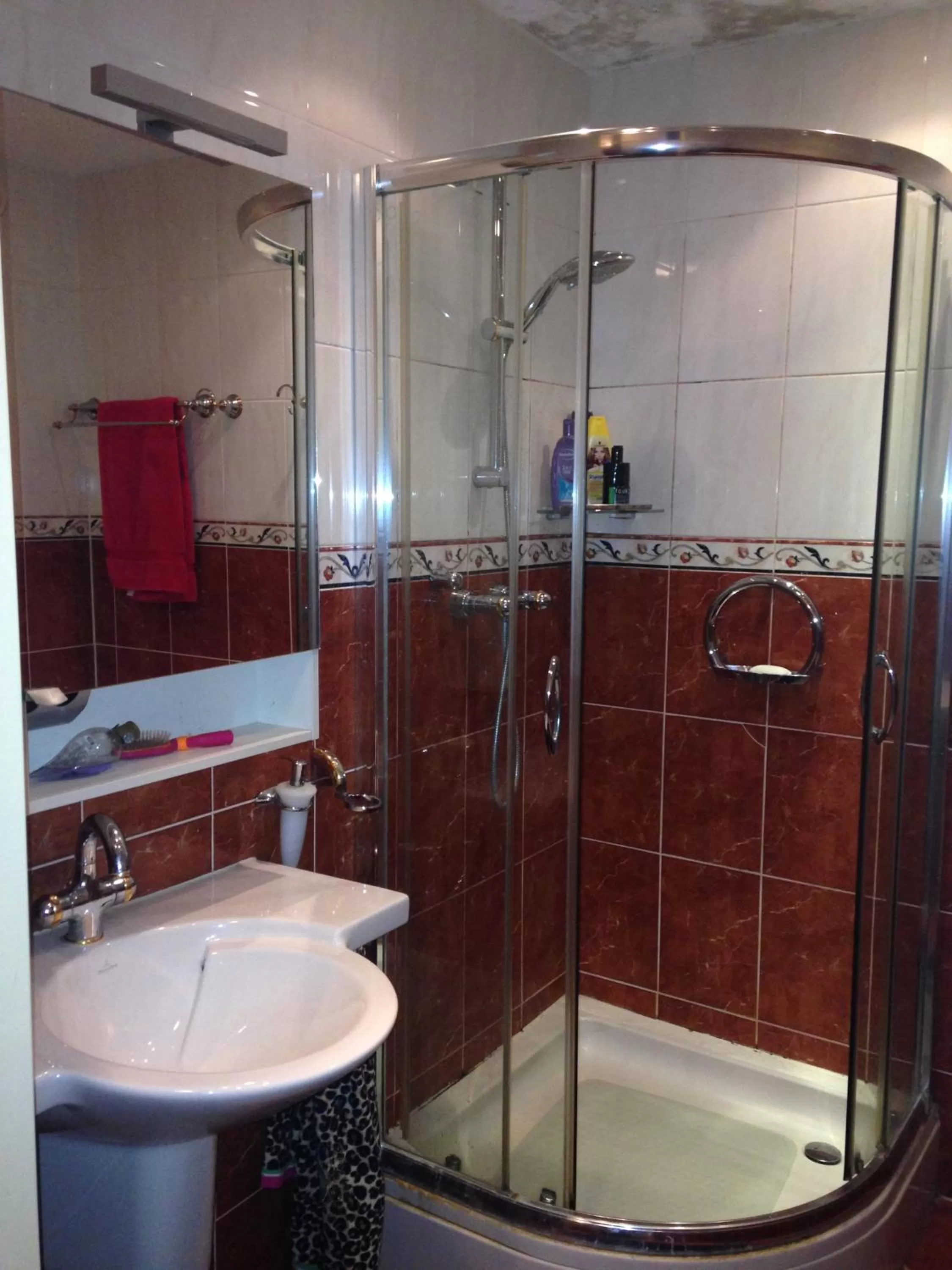 Area and facilities, Bathroom in Weena House