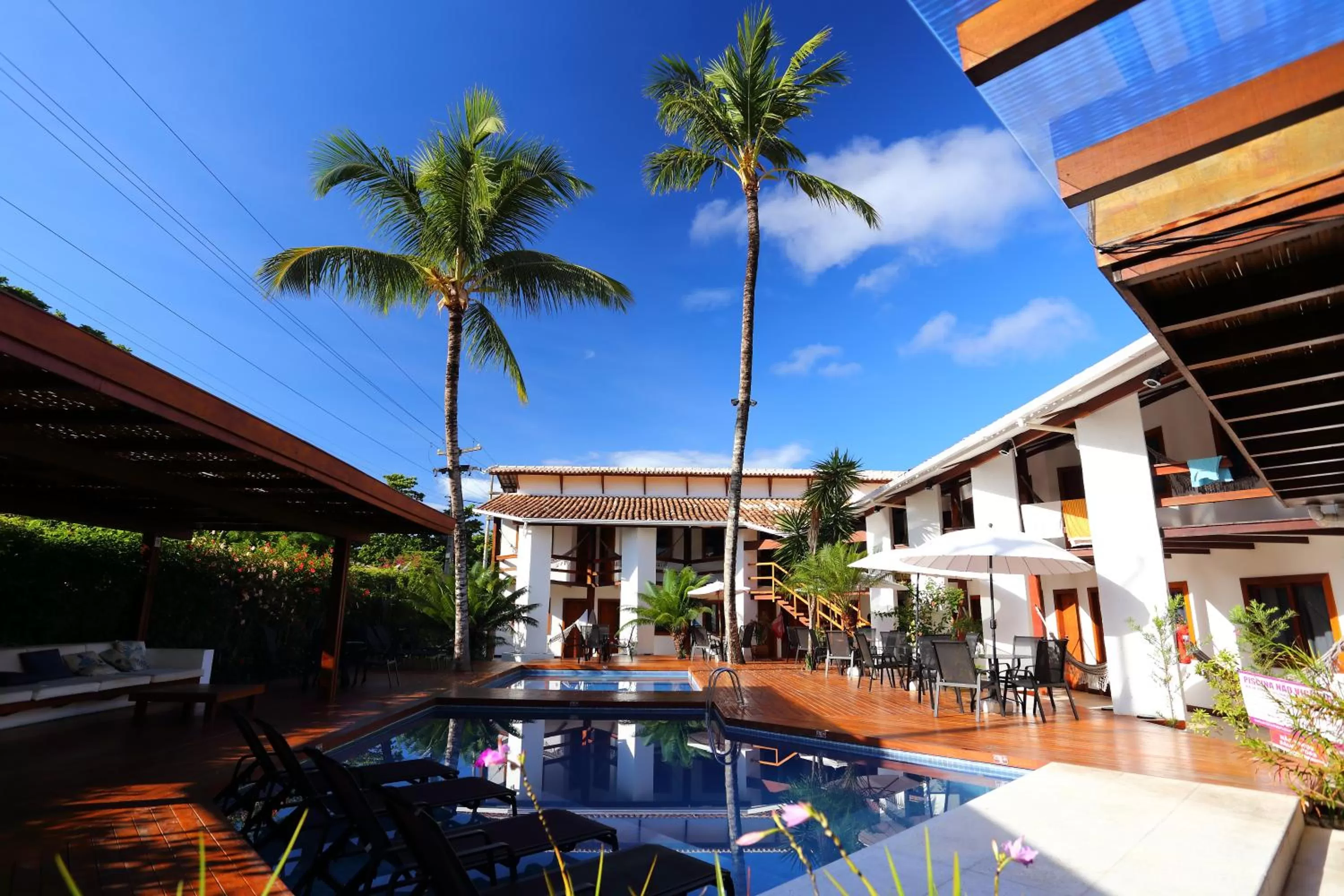 Facade/entrance in Hotel Flamingo Beach by HC