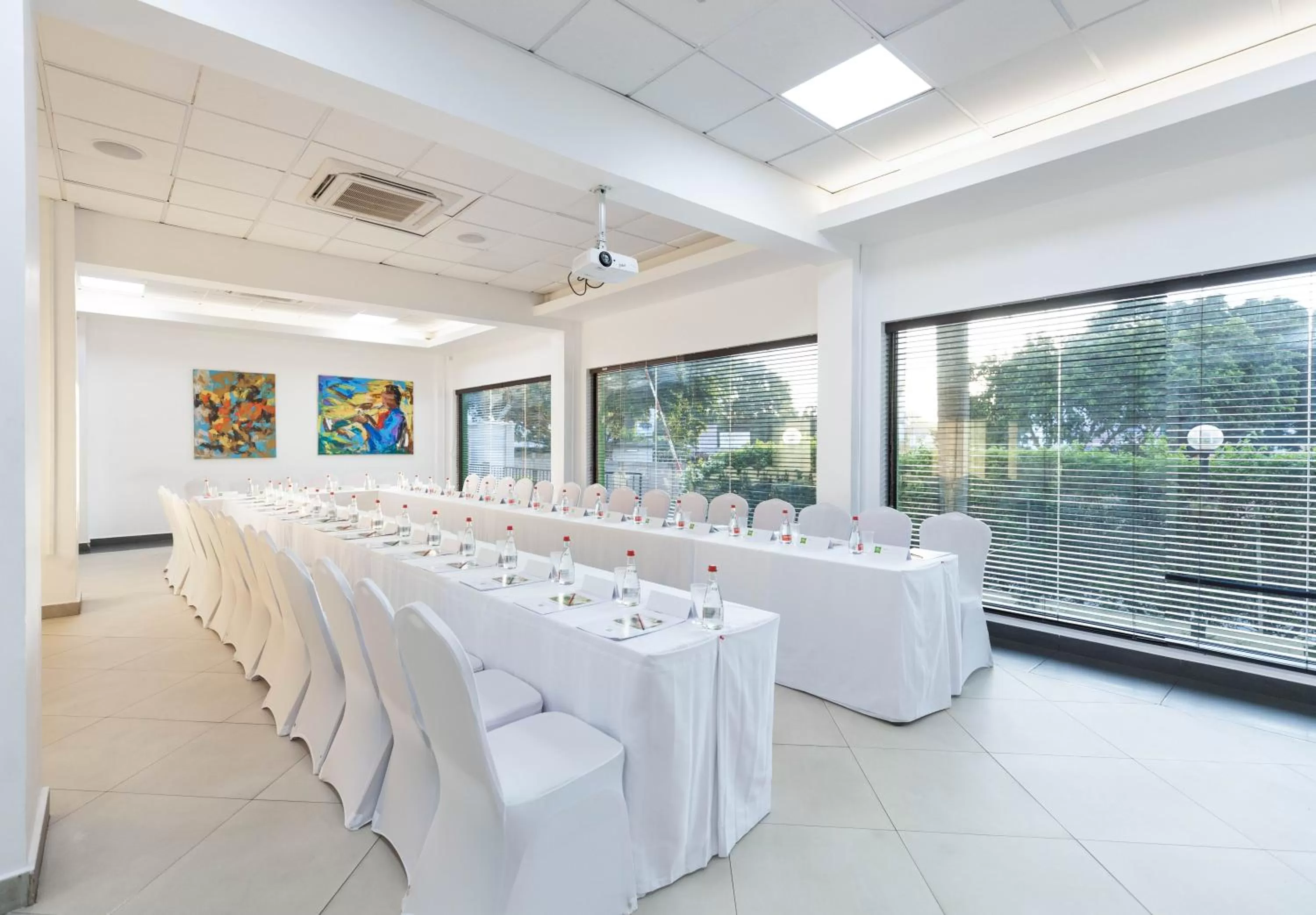 Banquet/Function facilities in Ibis Styles Accra Airport