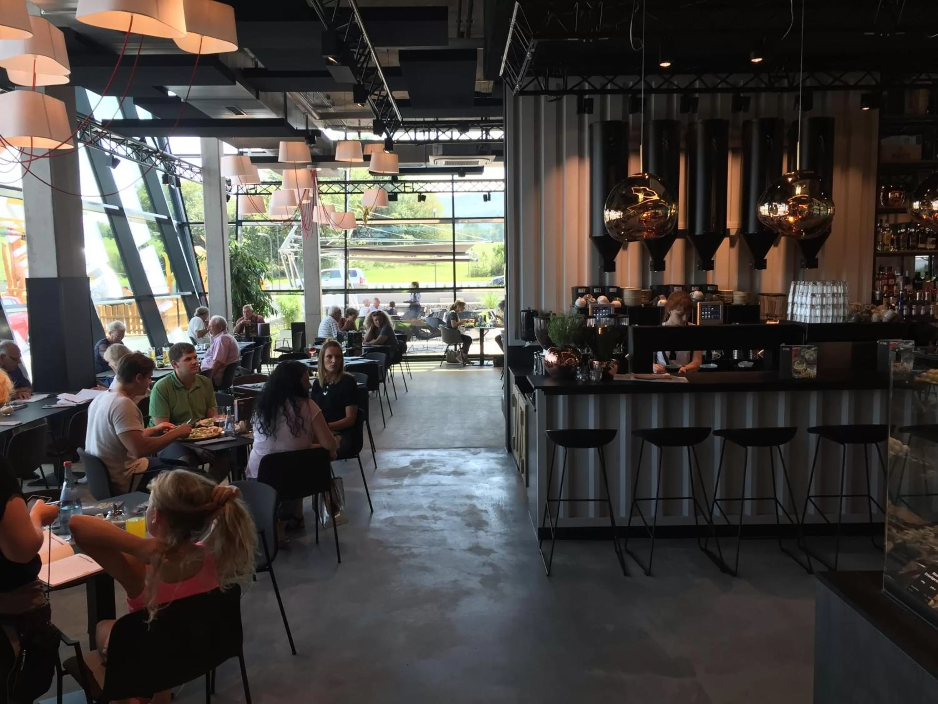 Continental breakfast in bäck stage