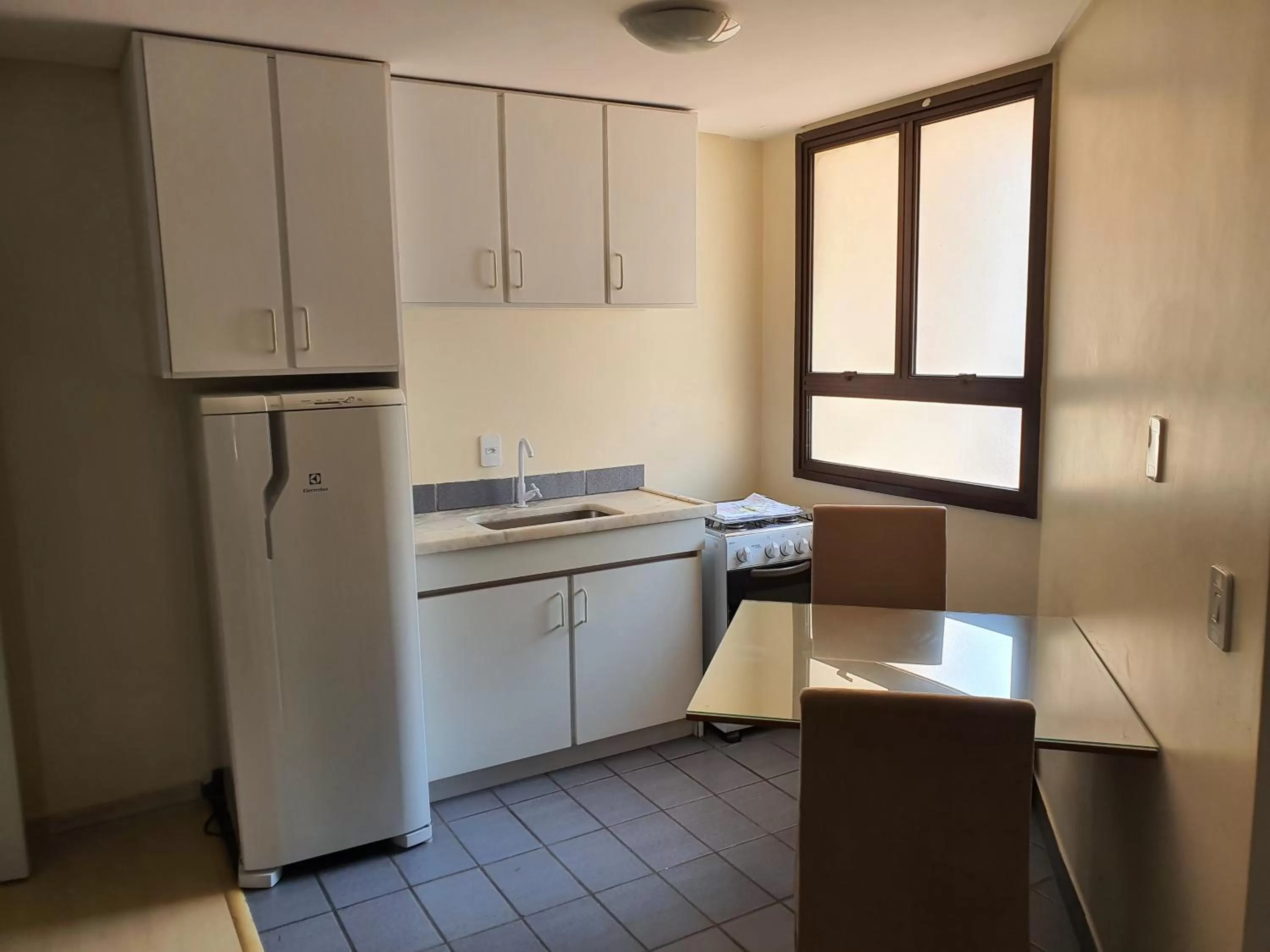 Communal kitchen, Kitchen/Kitchenette in Manhattan Apart Hotel