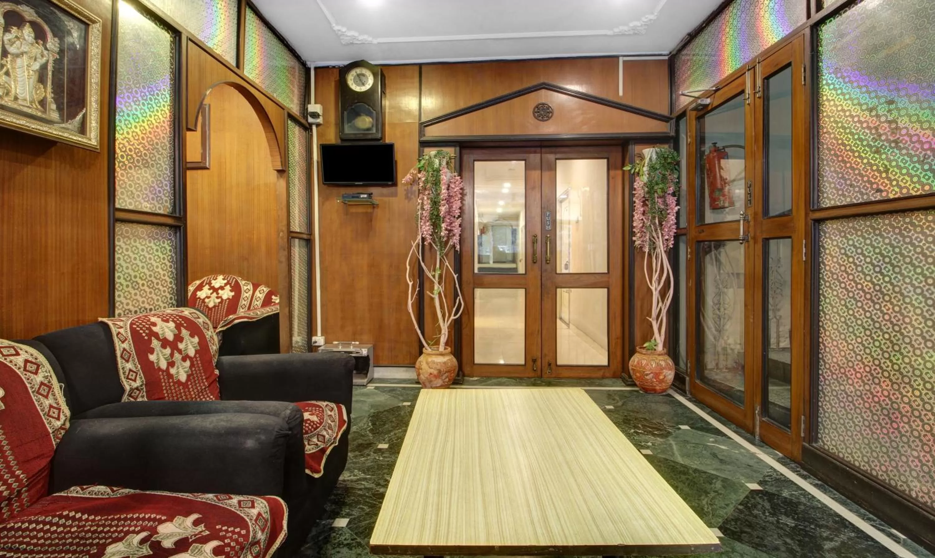 Seating area in Treebo Mira Inn, Camac Street