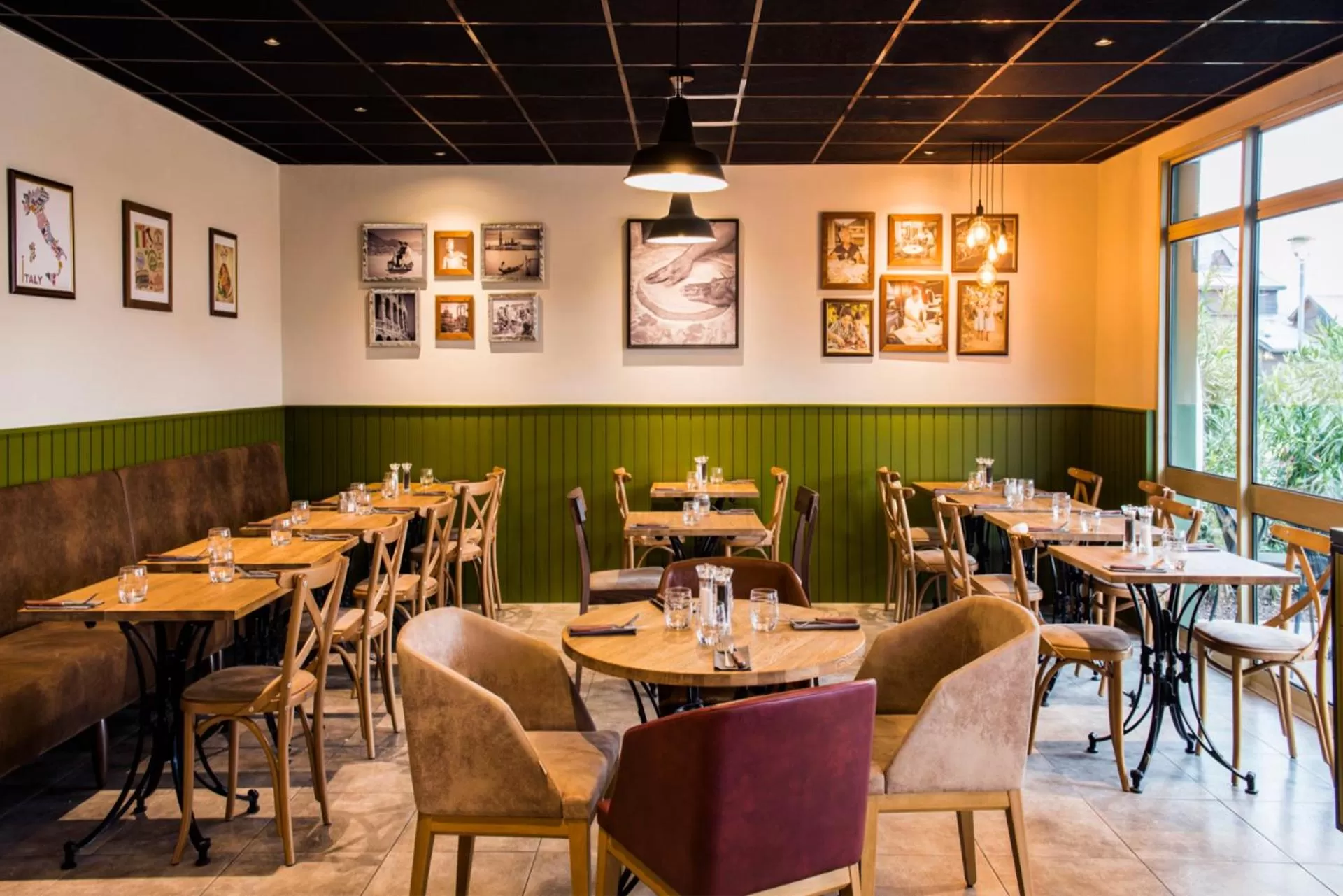 Restaurant/places to eat in ibis Bordeaux Pessac Route des Vins