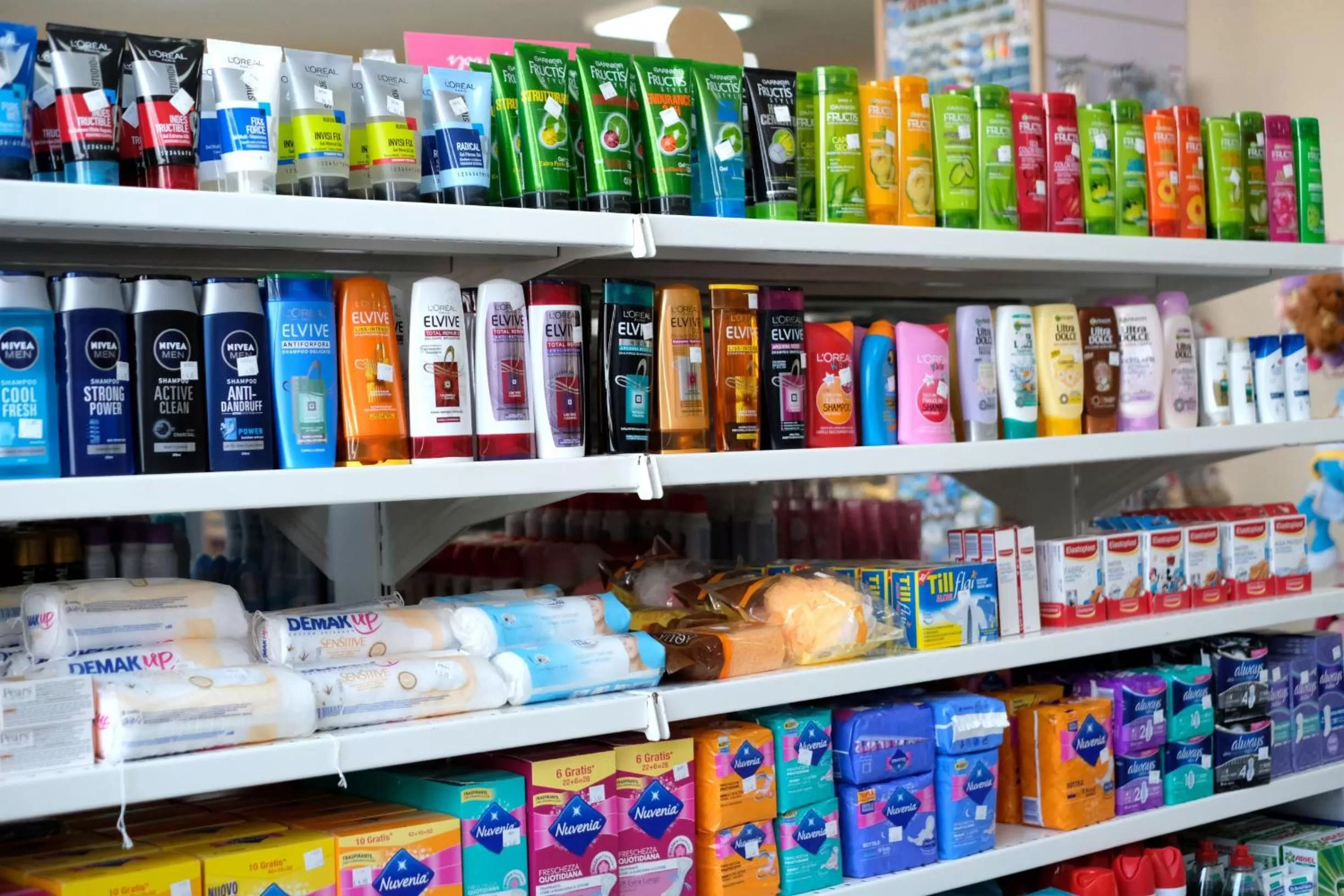 On-site shops in Paradise Bay Resort